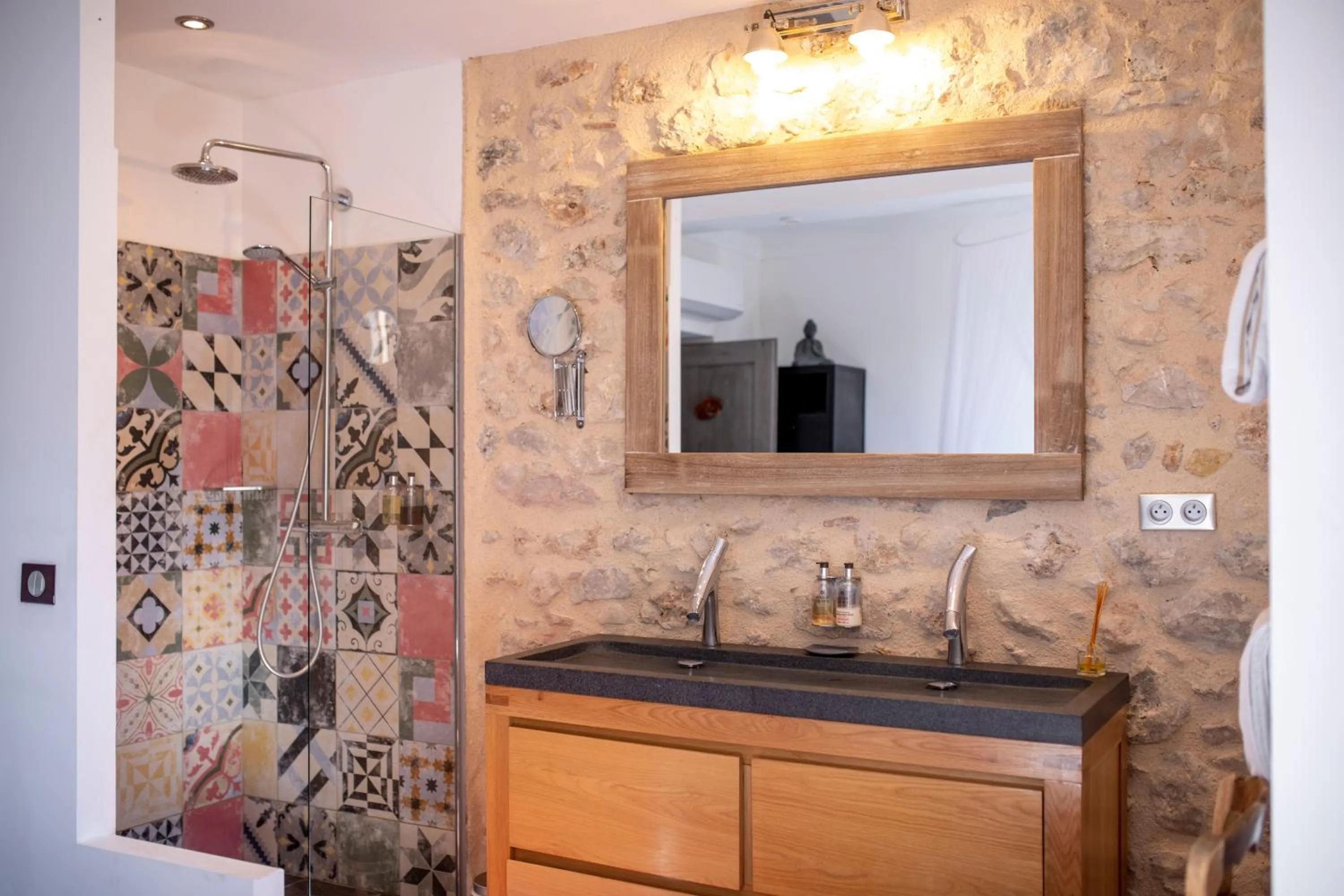 Shower in Le Mas des Romarins, FAYENCE