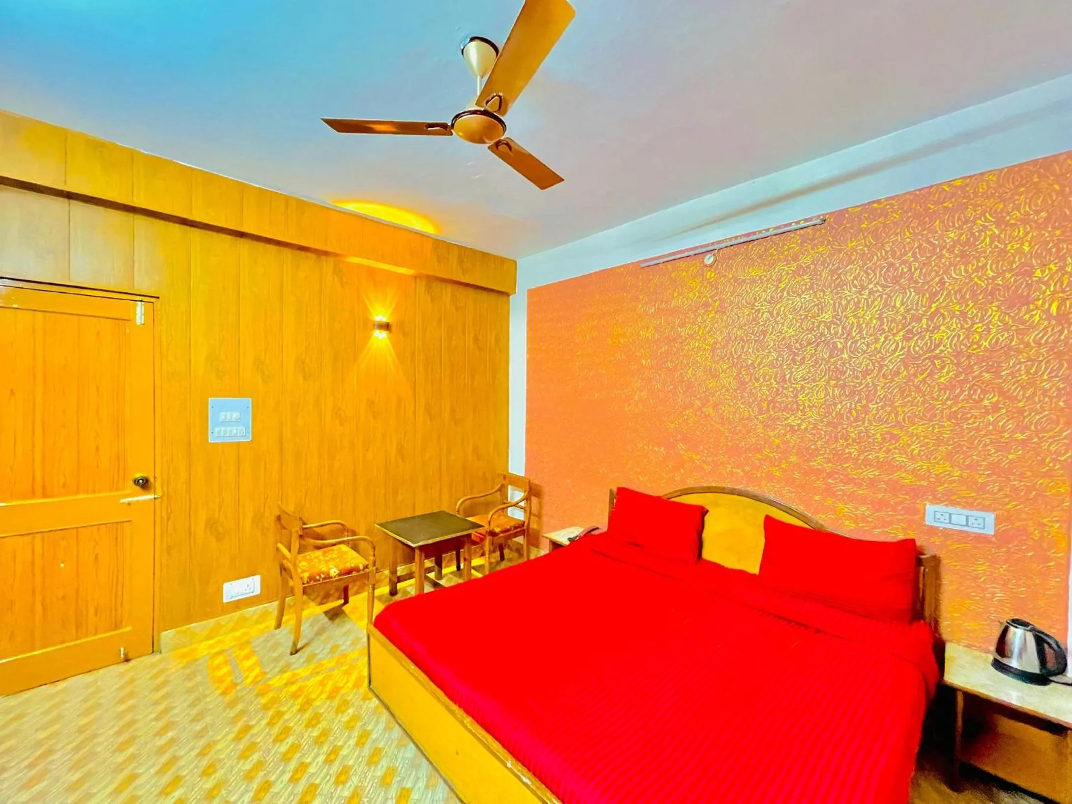 Bed in Grand view lodge and Restaurant Dharamshala - Partial Prepayment required to confirm booking