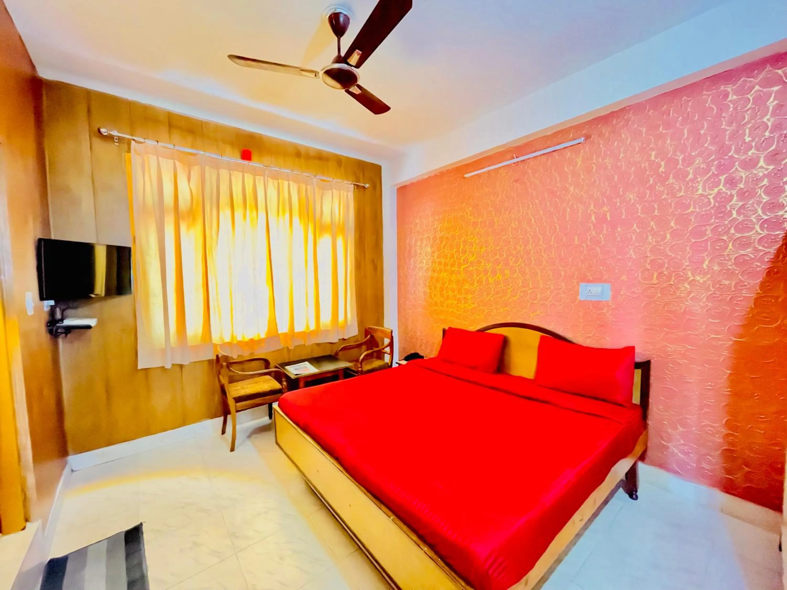 Bed in Grand view lodge and Restaurant Dharamshala - Partial Prepayment required to confirm booking