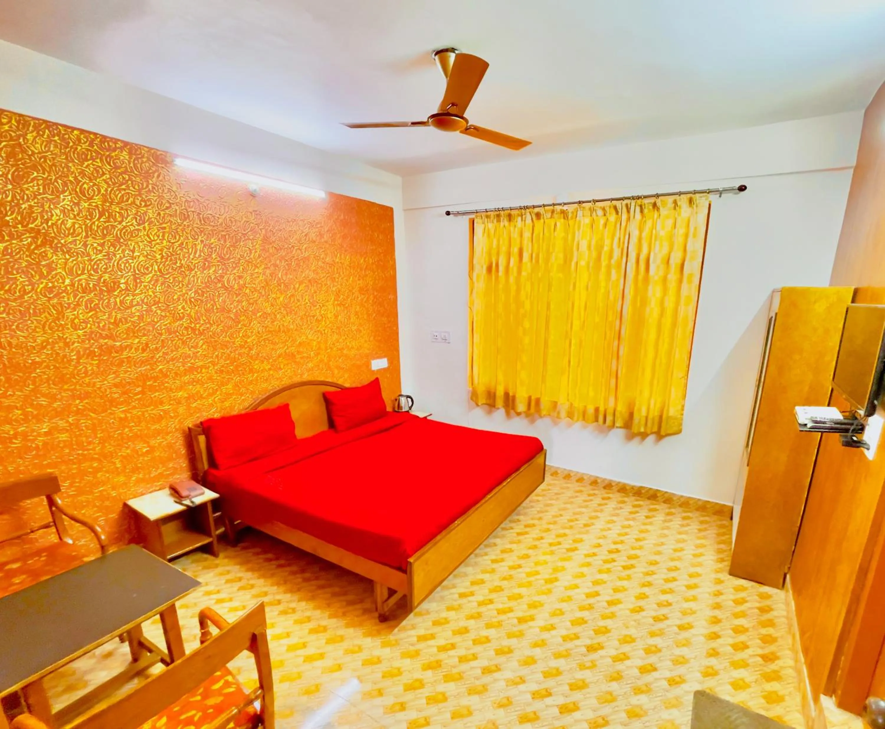 Bed in Grand view lodge and Restaurant Dharamshala - Partial Prepayment required to confirm booking