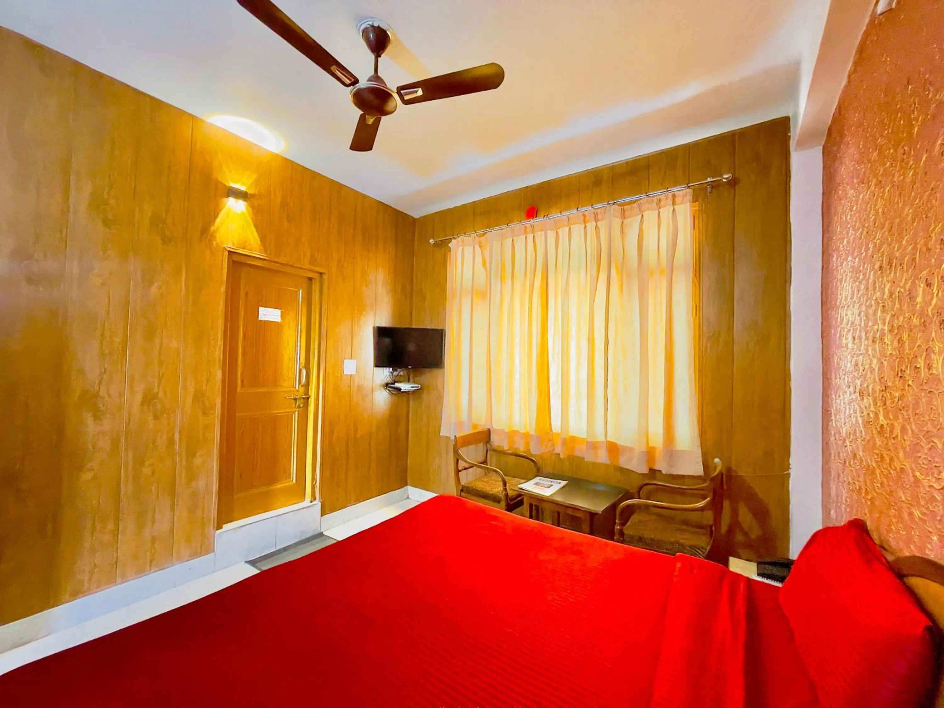 Bed in Grand view lodge and Restaurant Dharamshala - Partial Prepayment required to confirm booking