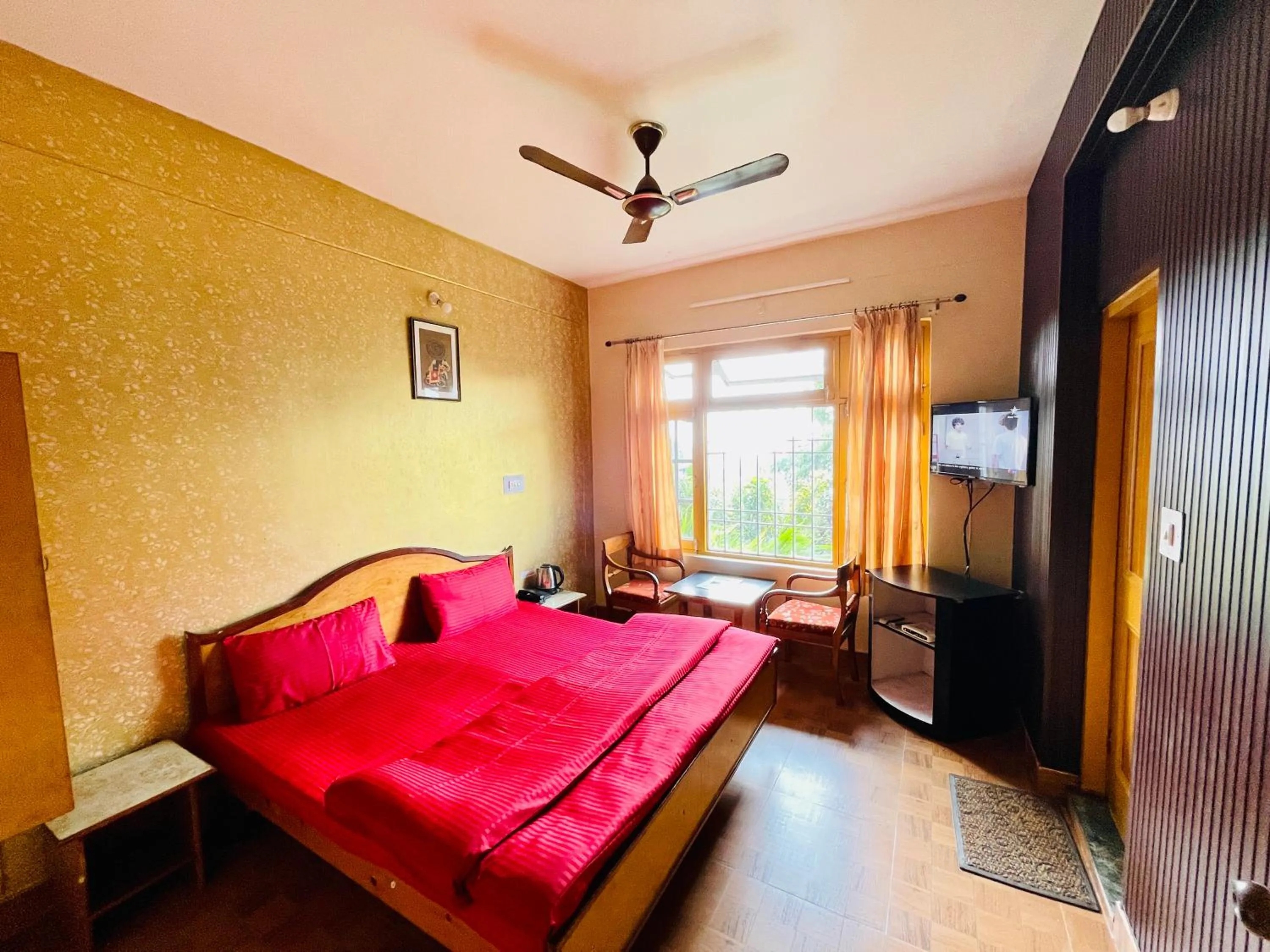 Bed in Grand view lodge and Restaurant Dharamshala - Partial Prepayment required to confirm booking