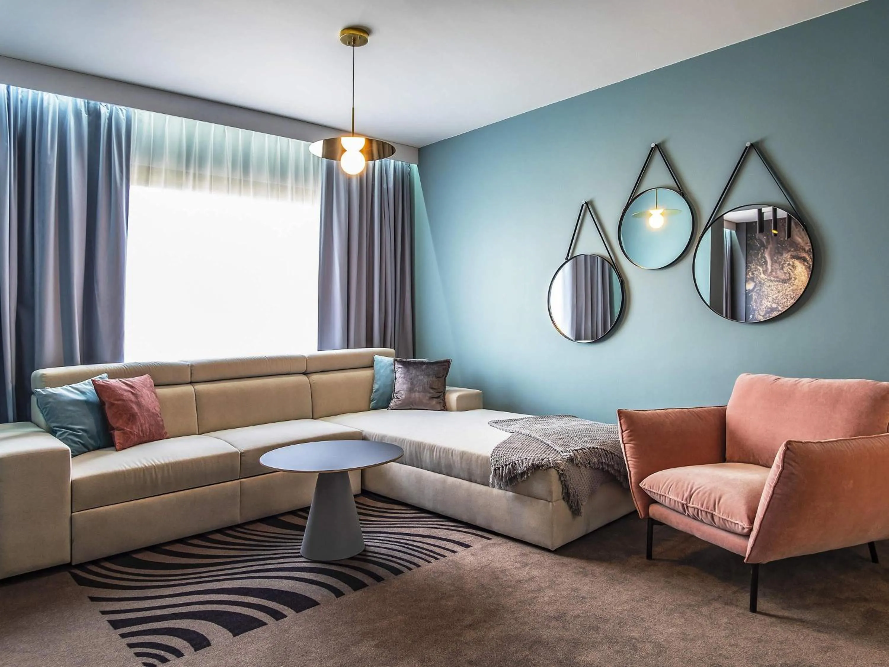 Photo of the whole room in Novotel Katowice Centrum