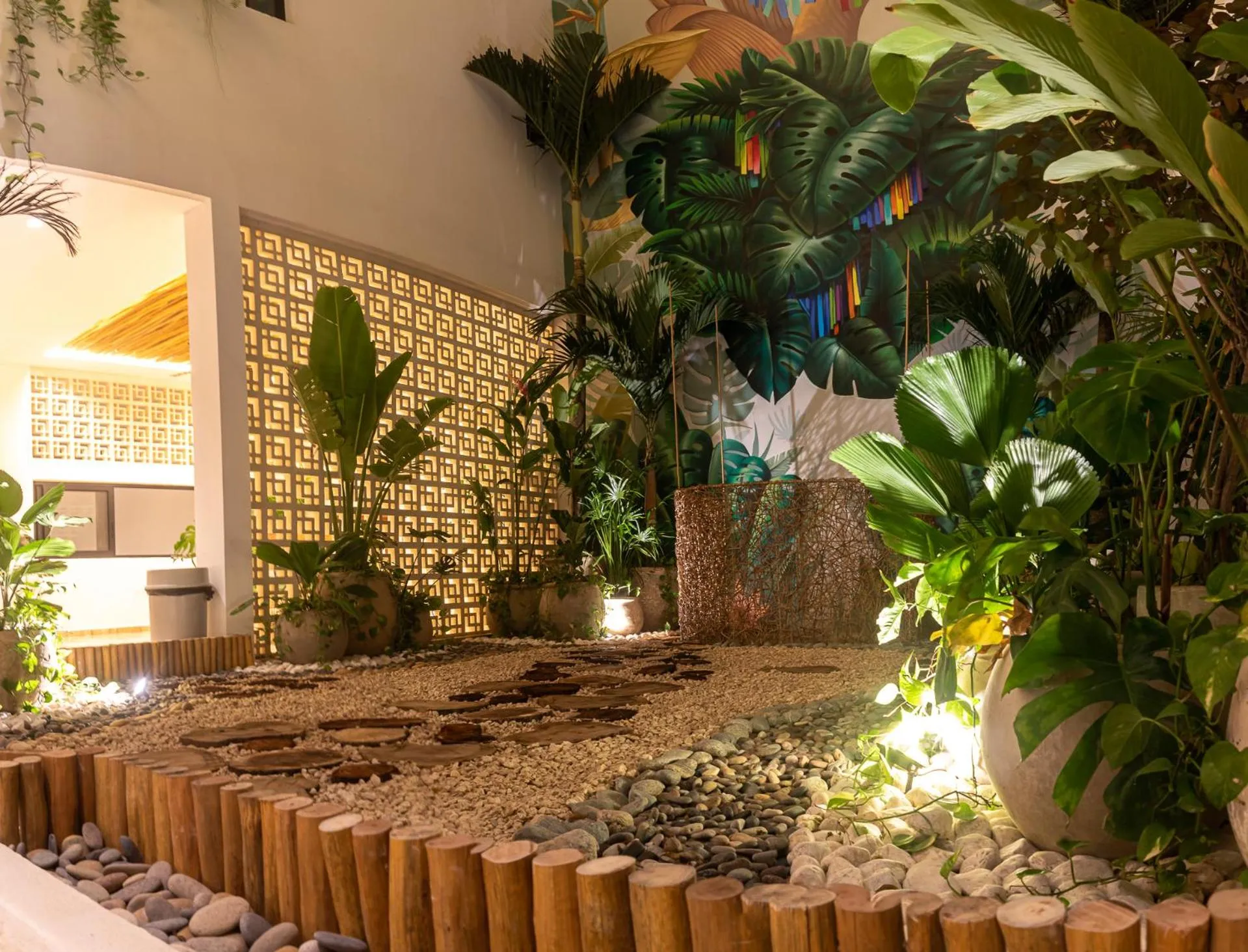 Garden in Chic Condotel with Roof Pool 10-Min Walk to Beach