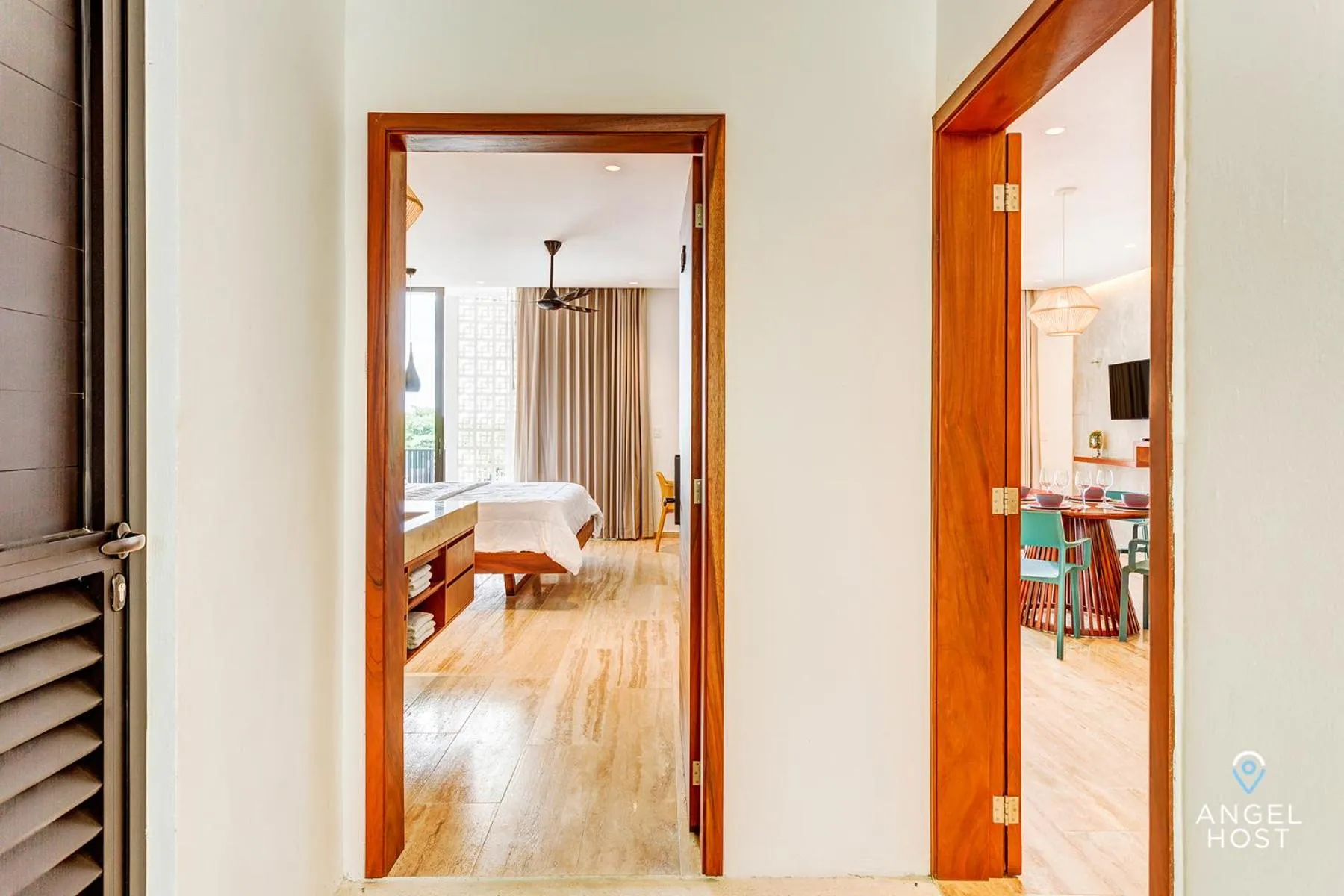 Bed in Chic Condotel with Roof Pool 10-Min Walk to Beach