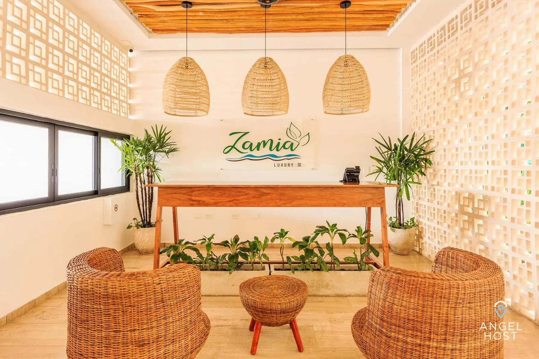 Chic Condotel with Roof Pool 10-Min Walk to Beach Chic Condotel with Roof Pool 10-Min Walk to Beach