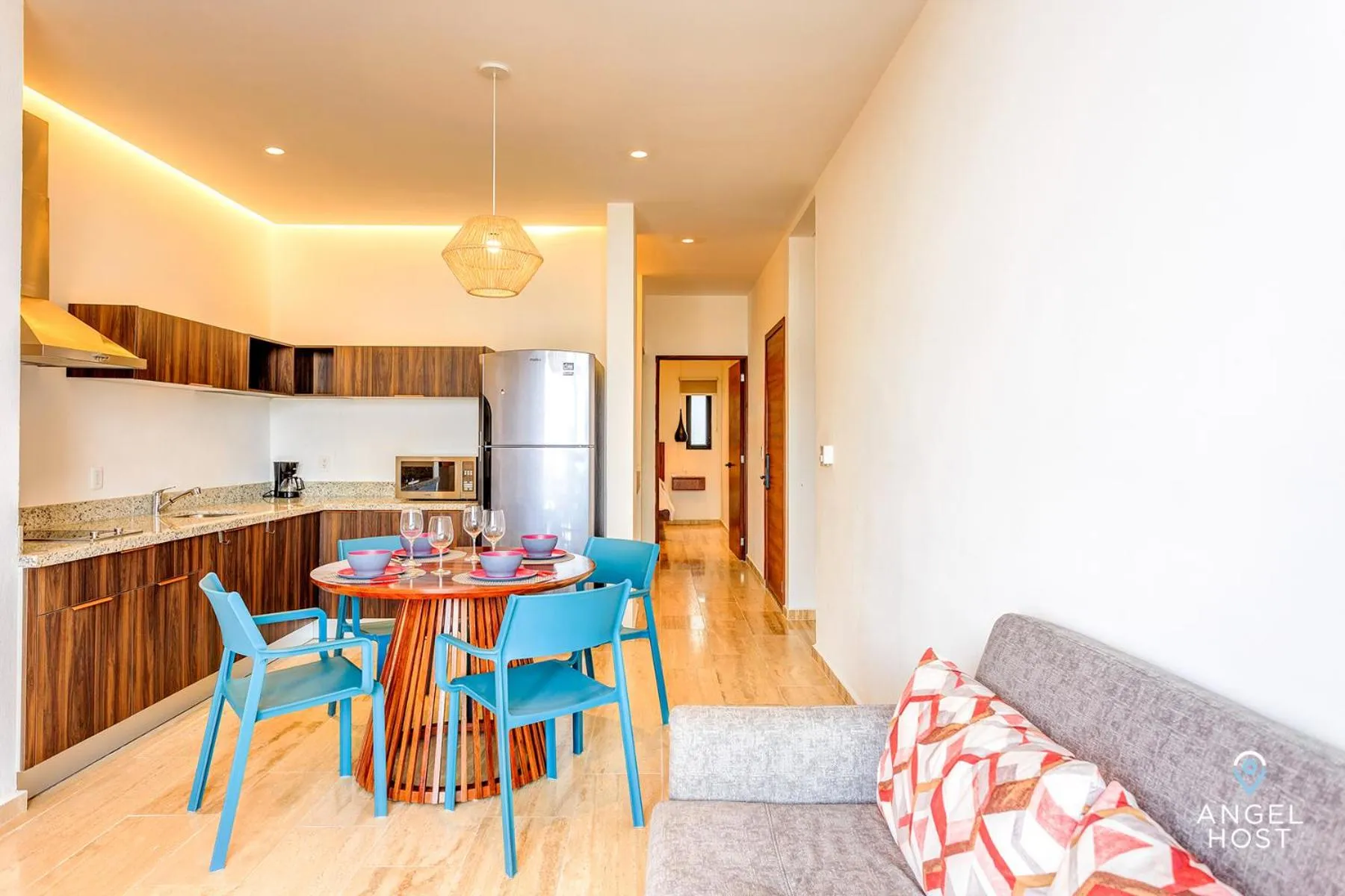 Kitchen or kitchenette in Chic Condotel with Roof Pool 10-Min Walk to Beach