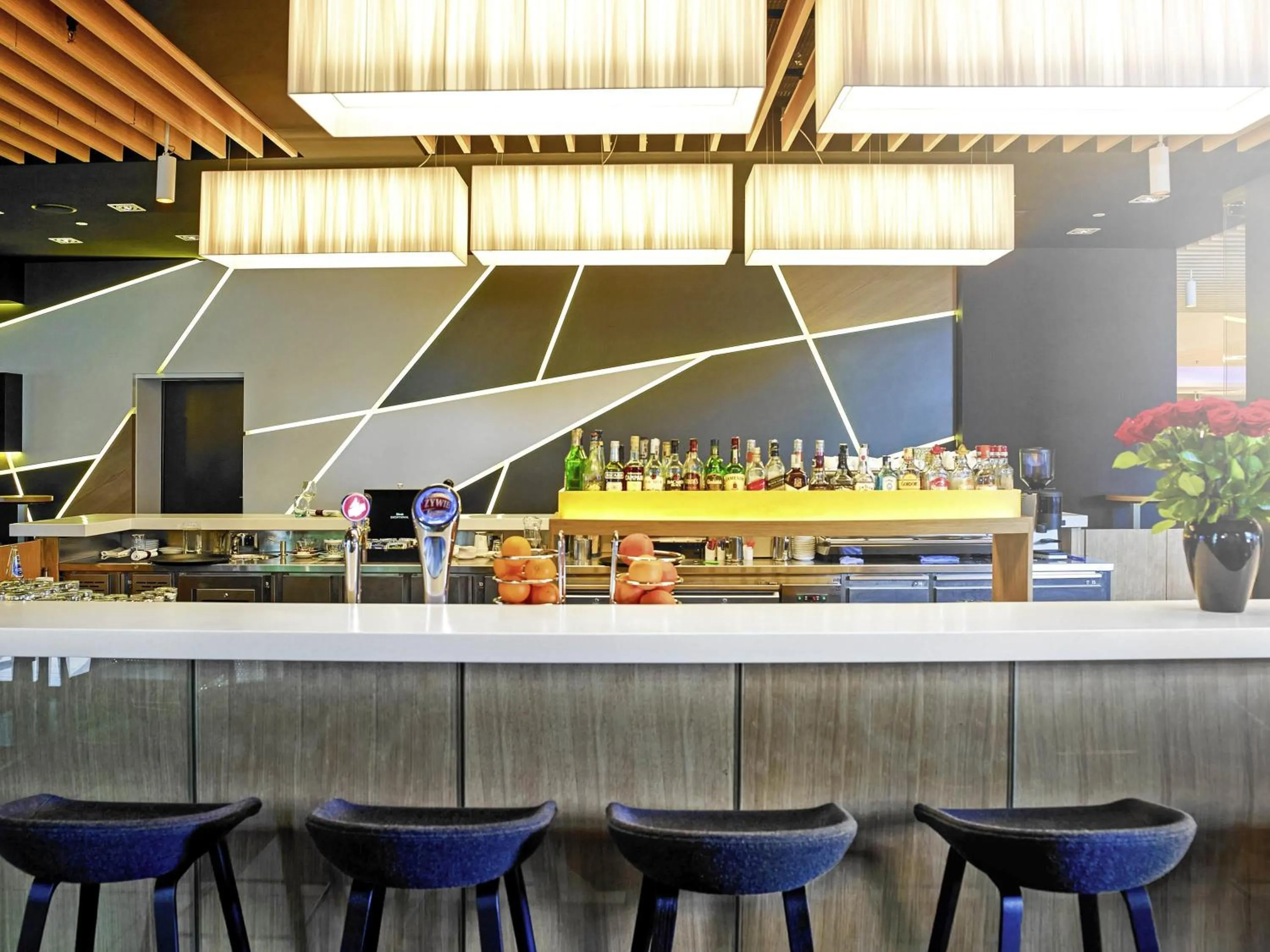 Restaurant/places to eat in Novotel Warszawa Centrum