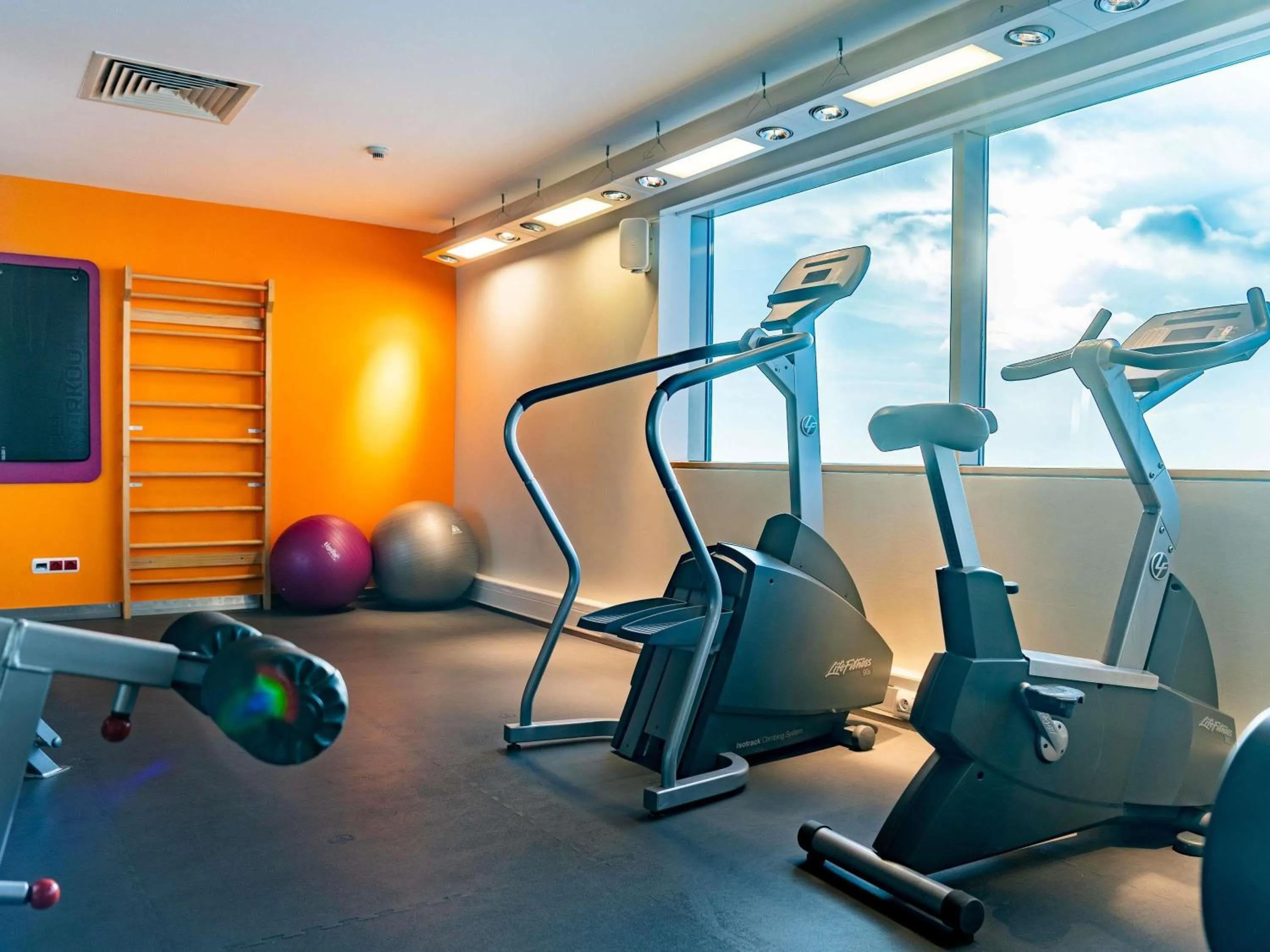 Fitness centre/facilities in Novotel Warszawa Centrum