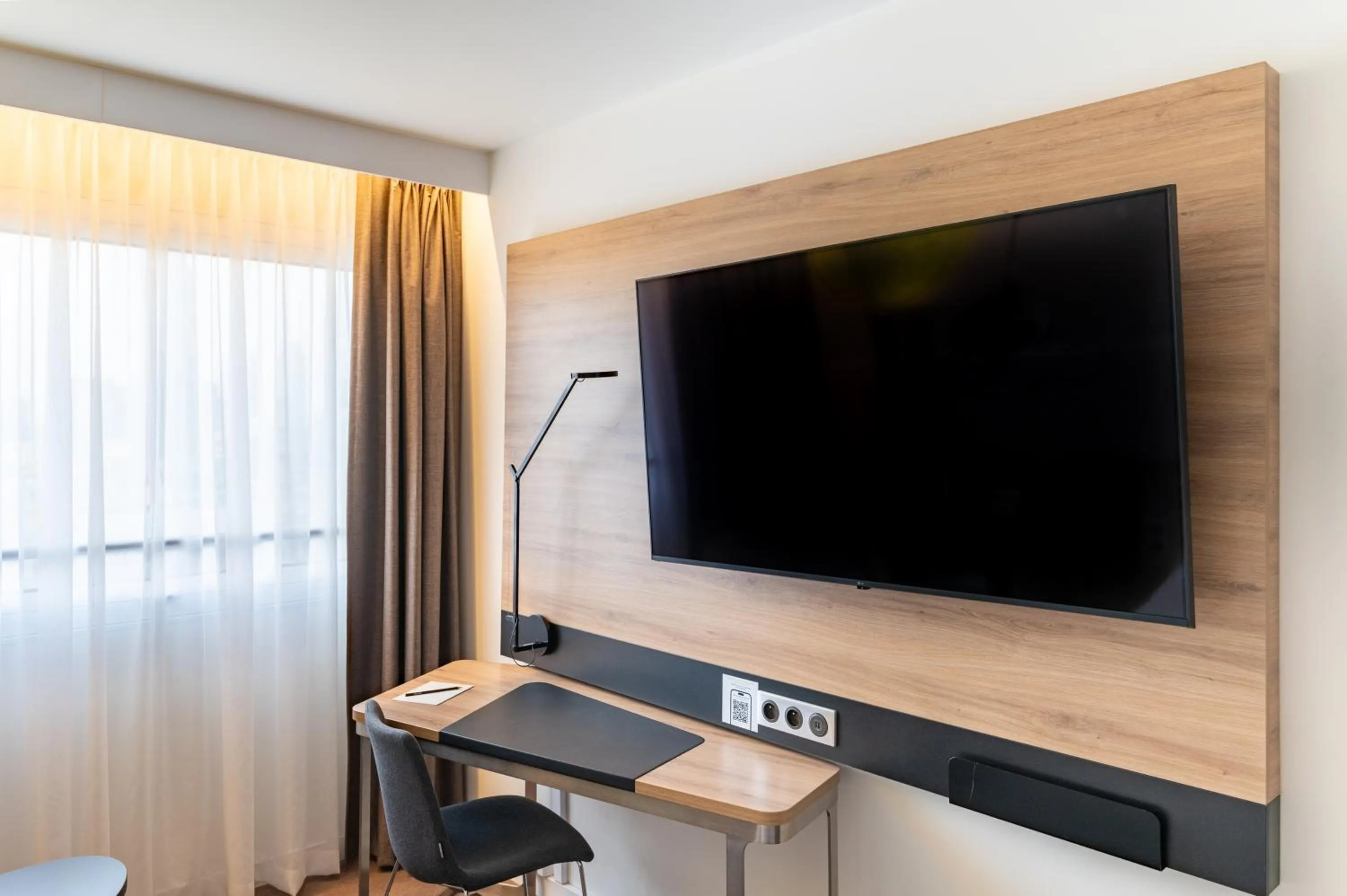TV and multimedia in Novotel Warszawa Centrum