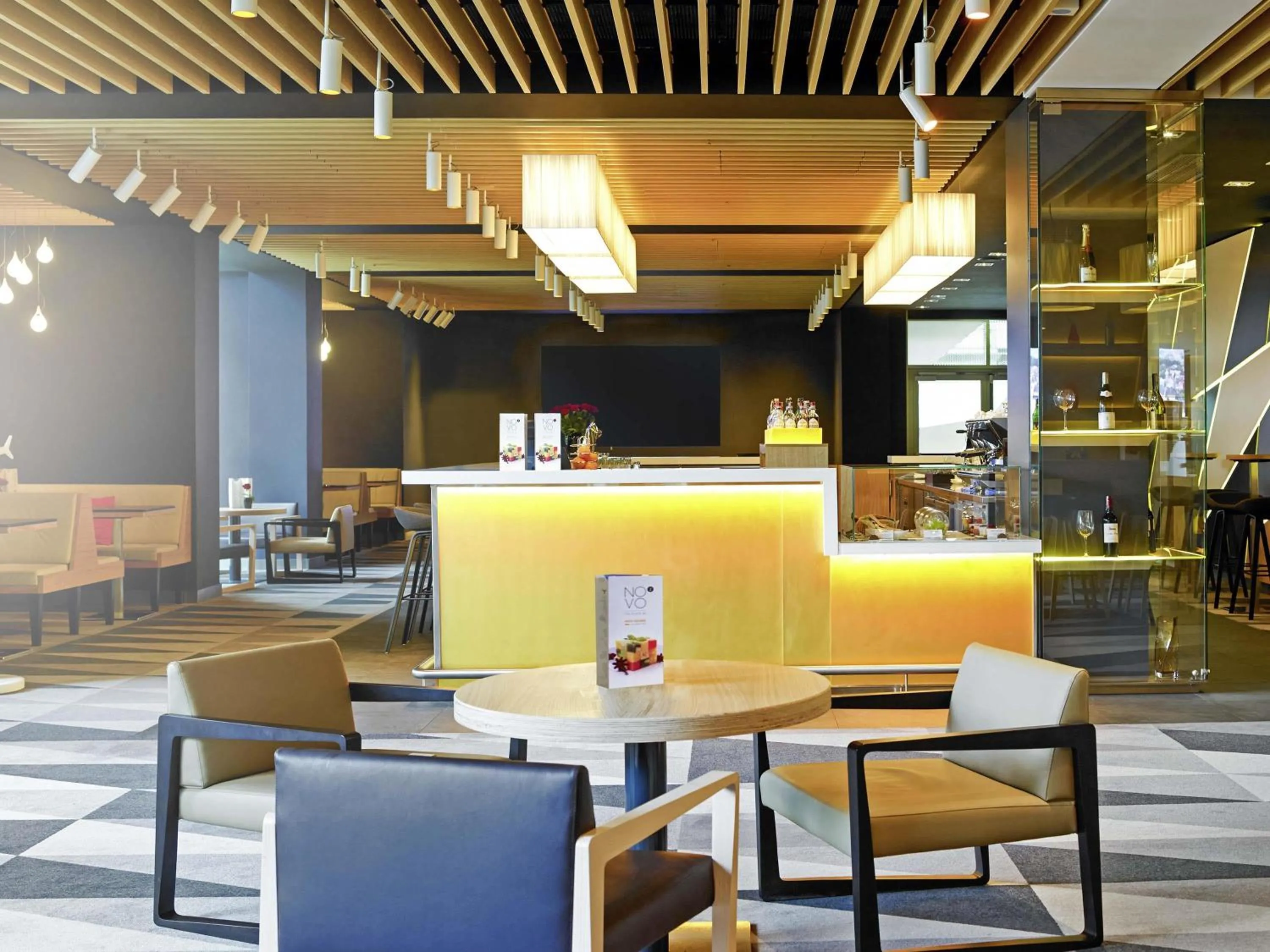 Restaurant/places to eat in Novotel Warszawa Centrum