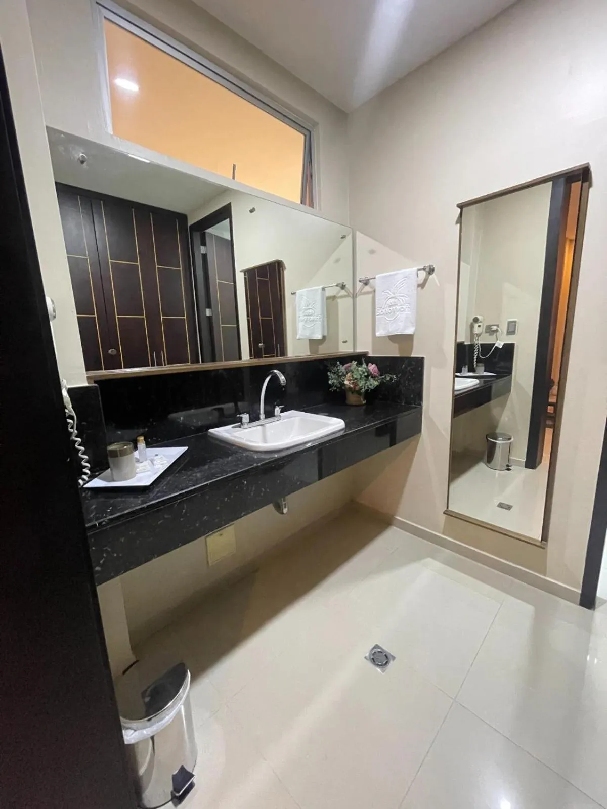 Guests in Hotel Santorini Loft