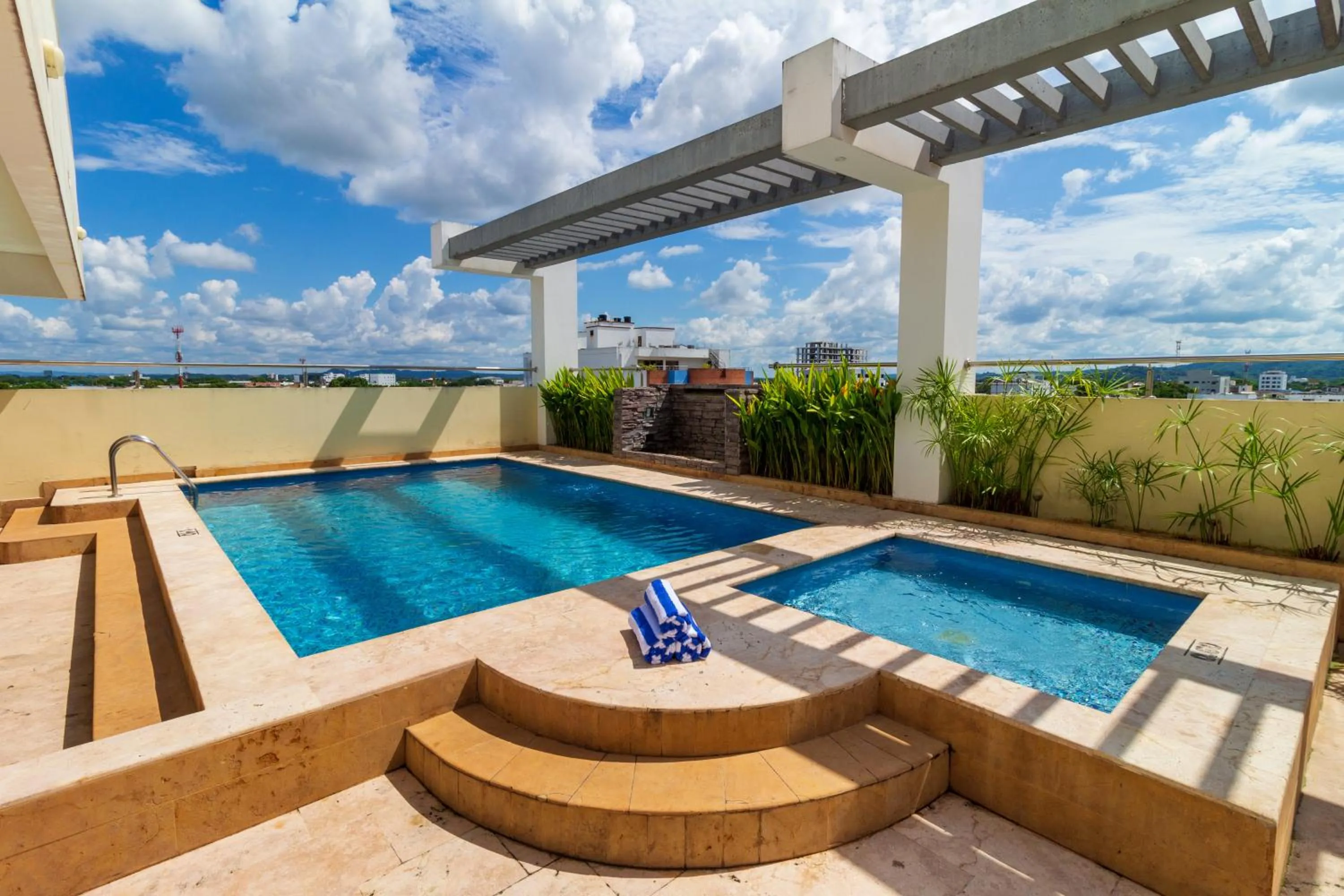 Swimming pool in Hotel Baroca