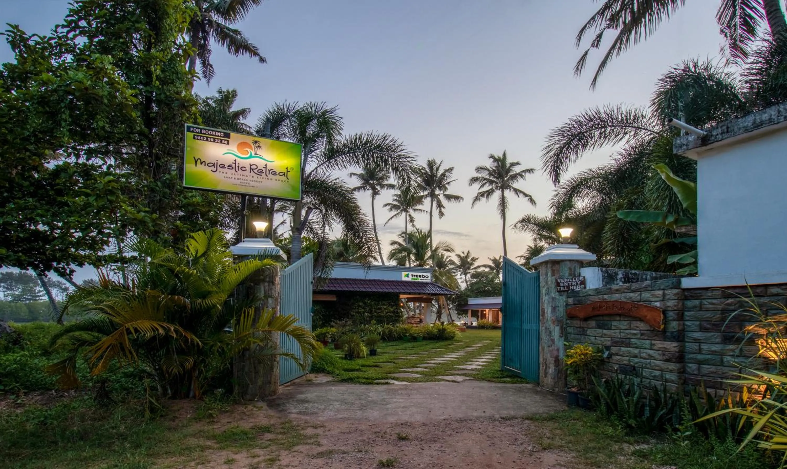 Facade/entrance in Treebo Majestic Retreat
