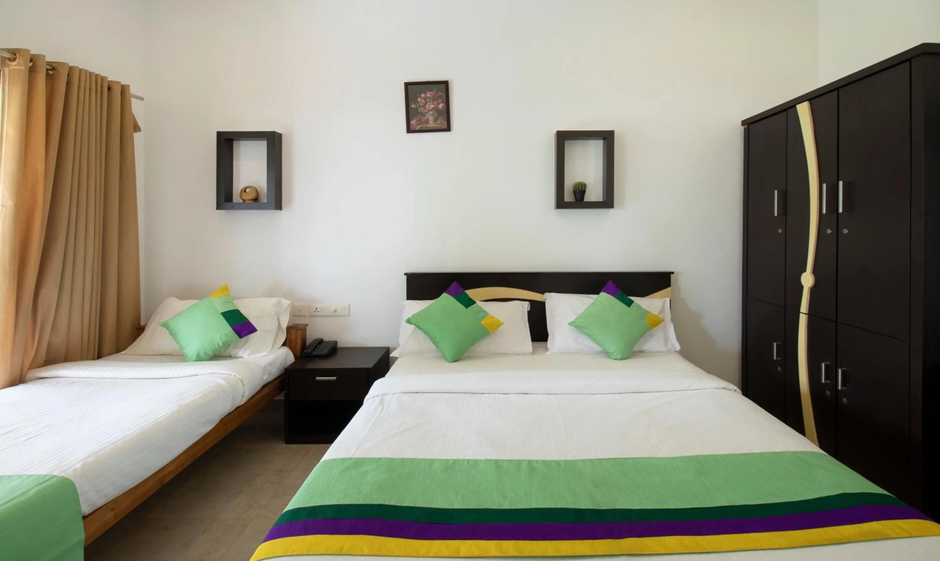 Bedroom, Bed in Treebo Majestic Retreat