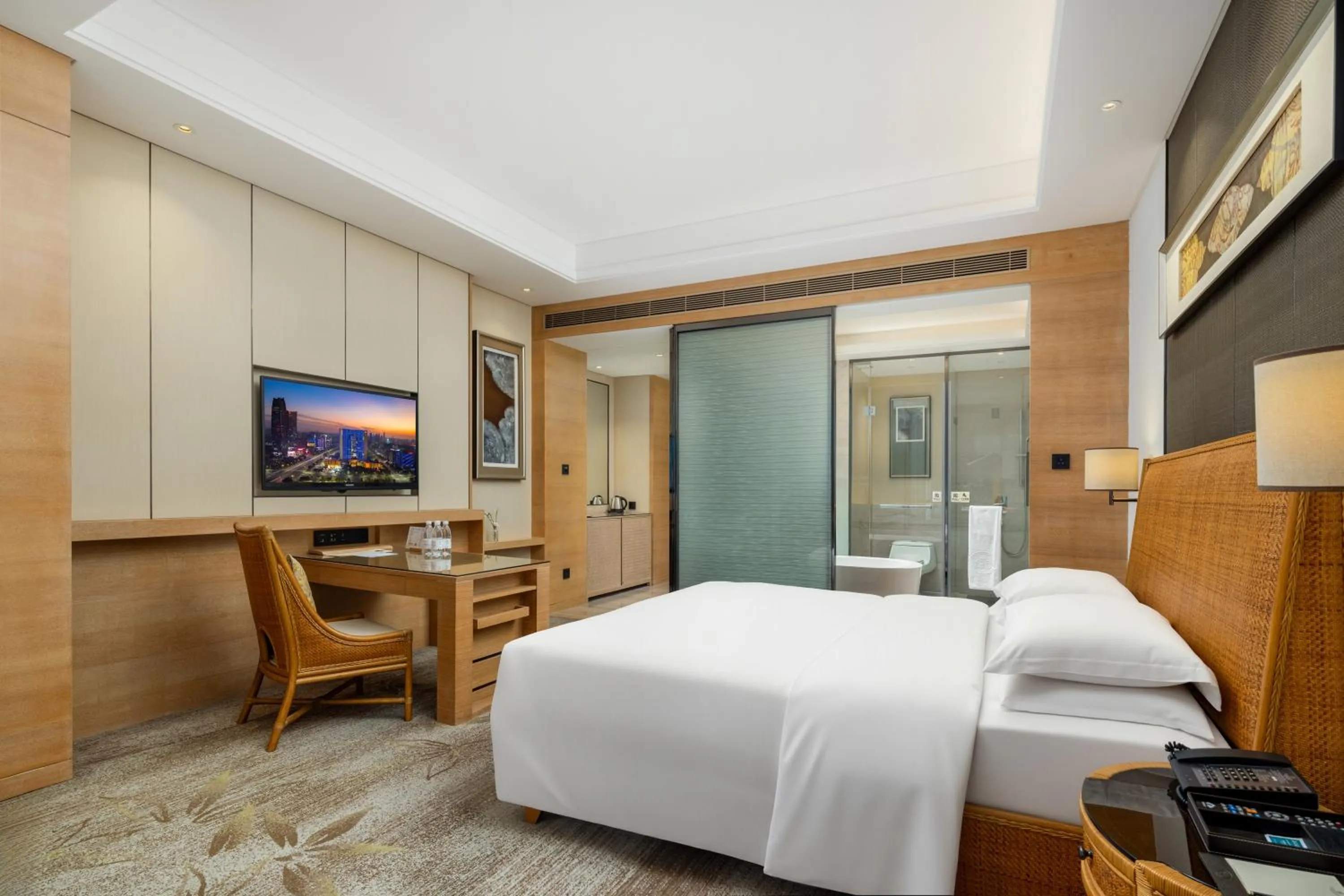 Photo of the whole room, Bed in Dongguan Kande International Hotel