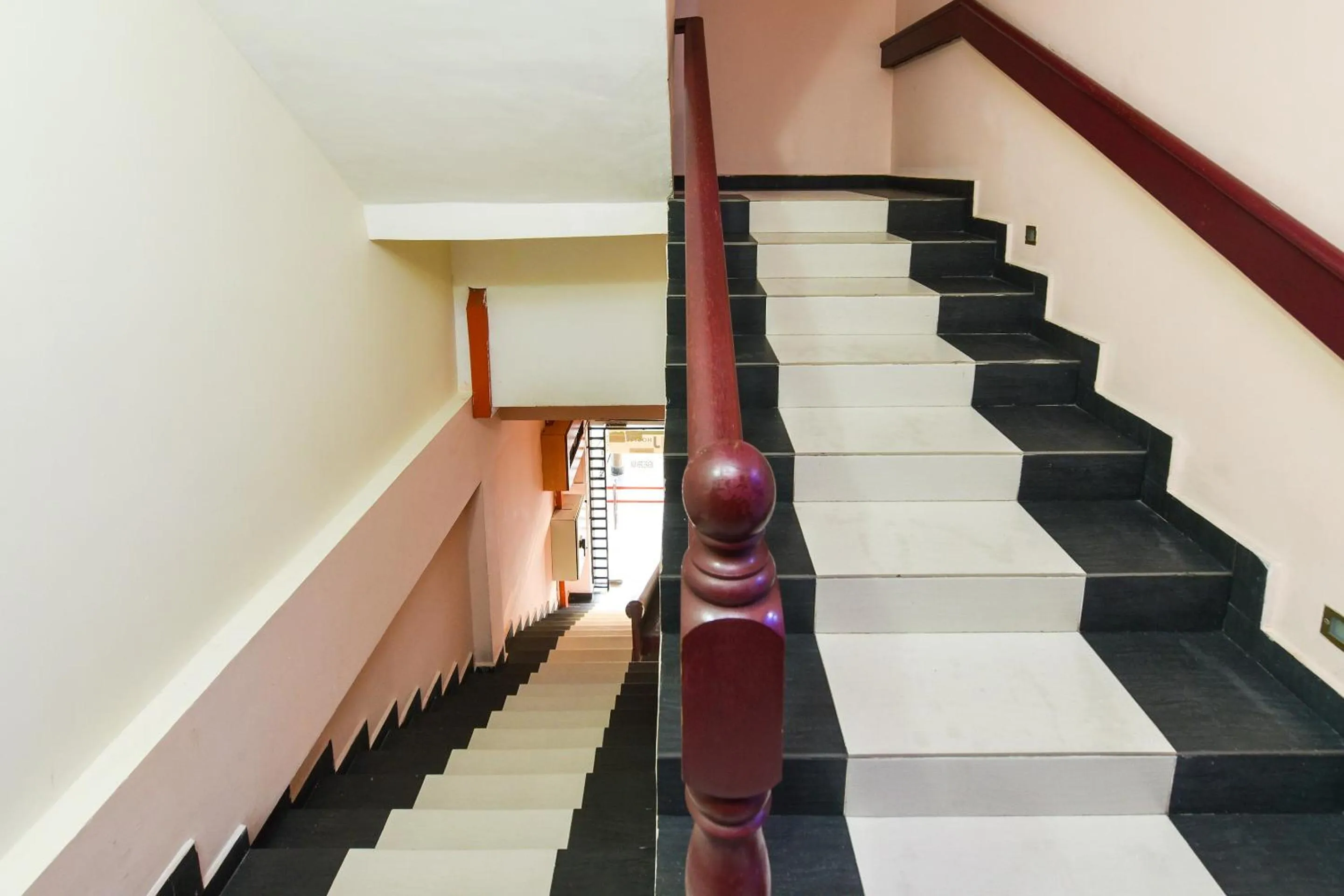 Lobby or reception in Super OYO 90562 J Hotel PJ