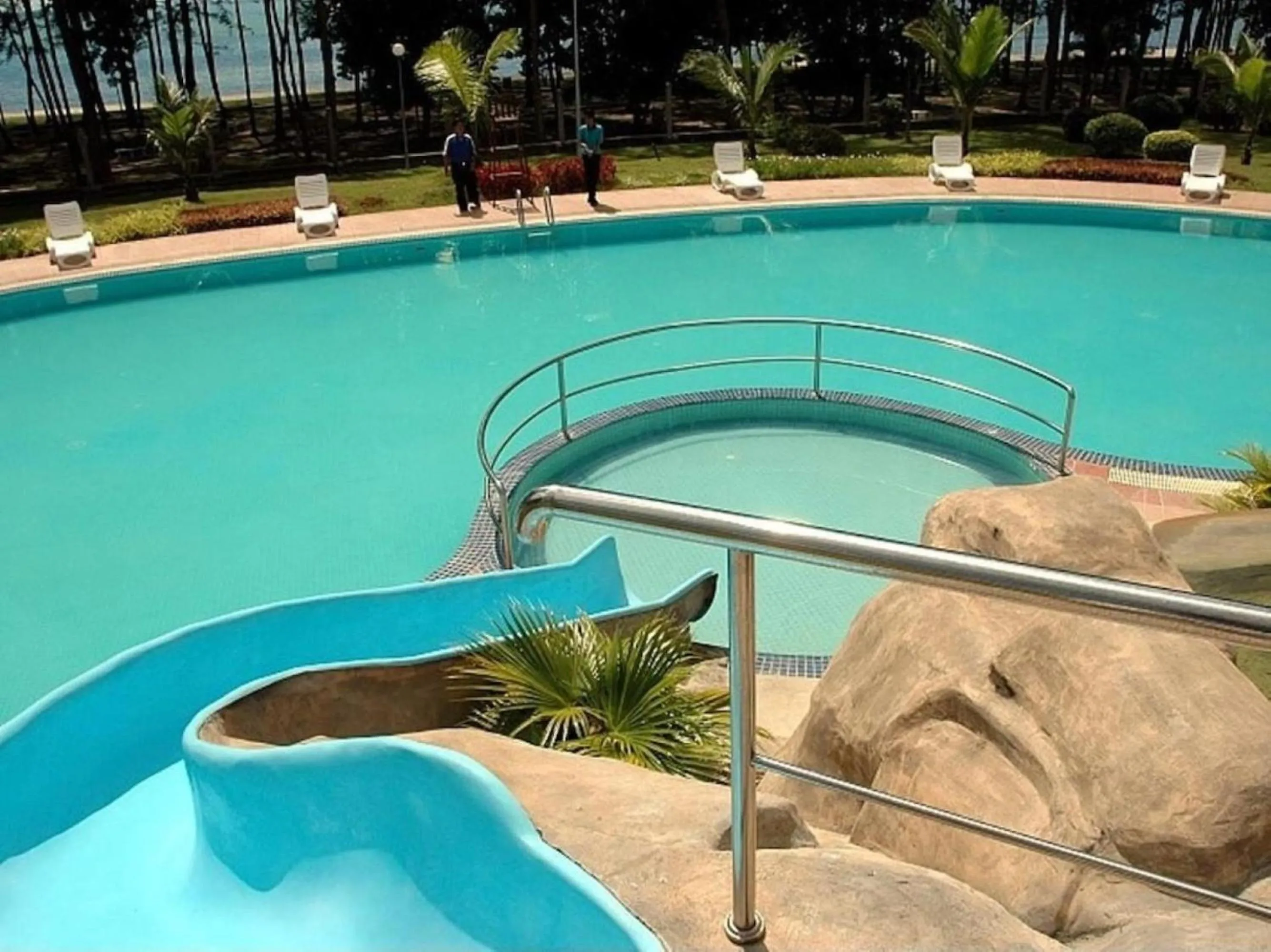 Swimming pool in Hotel Felda Residence Sahabat