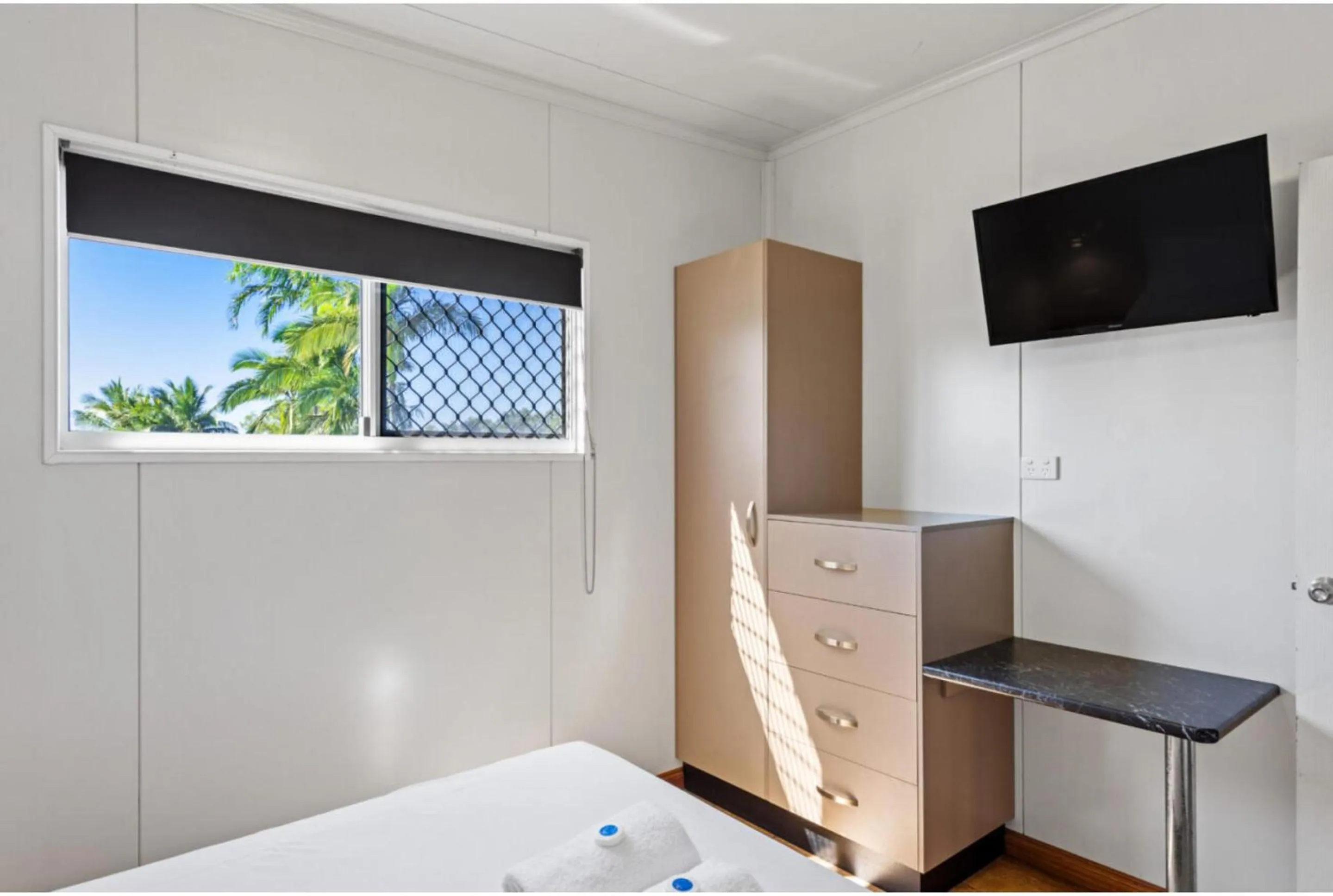 Bedroom, Bed in Discovery Parks - Mackay