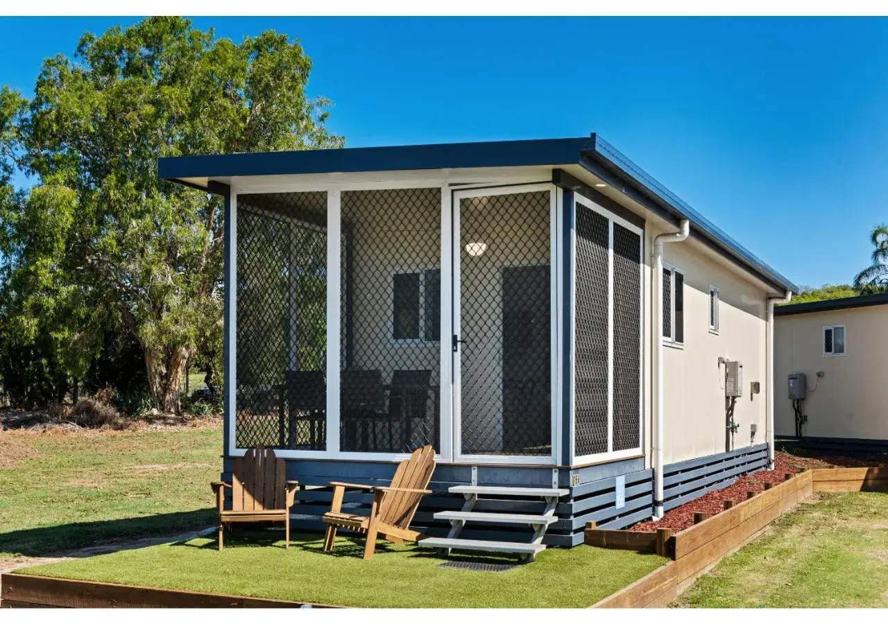 Deluxe Villa - Sleeps 4 in Discovery Parks - Mackay Deluxe Villa - Sleeps 4 in Discovery Parks - Mackay