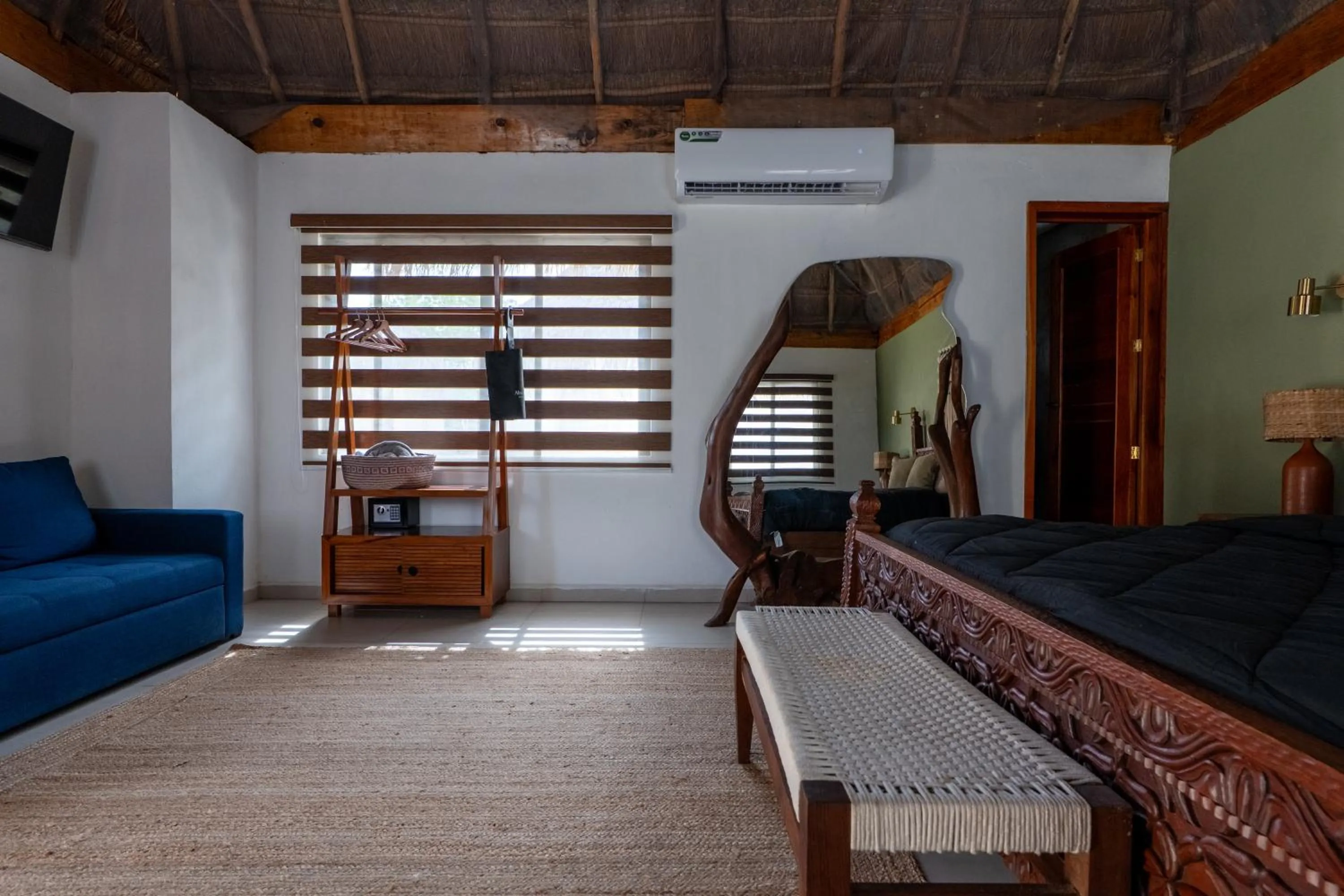 Photo of the whole room in Alma de Zorro