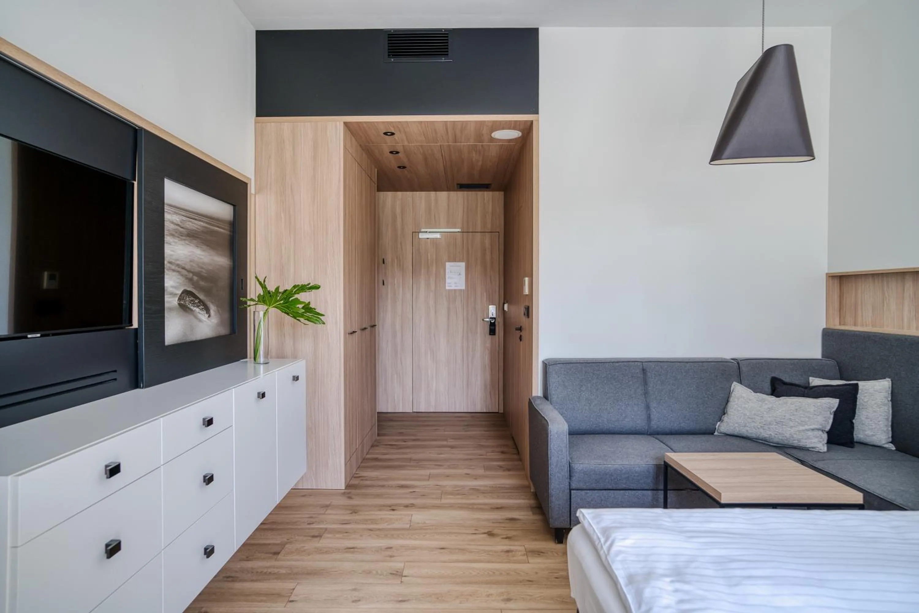 Communal lounge/ TV room, Bed in Hotel Shuum Boutique - Destigo Hotels