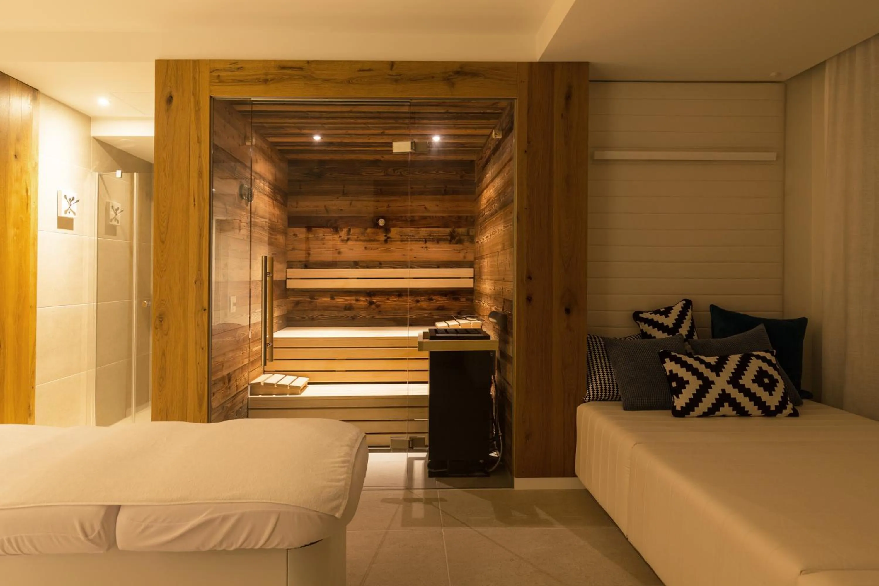 Sauna, Bed in Hotel Shuum Boutique - Destigo Hotels