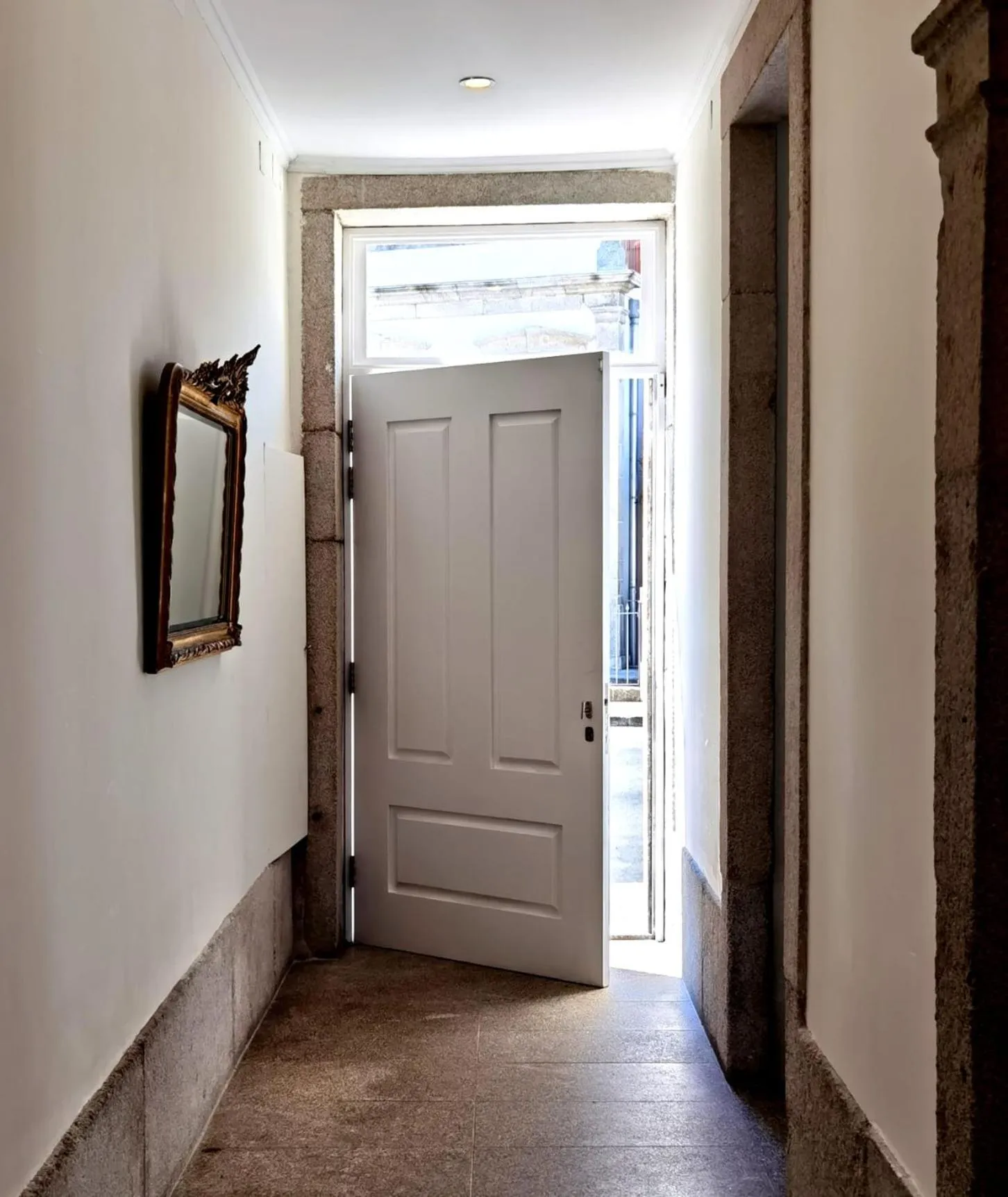 Property building in Monsenhor52