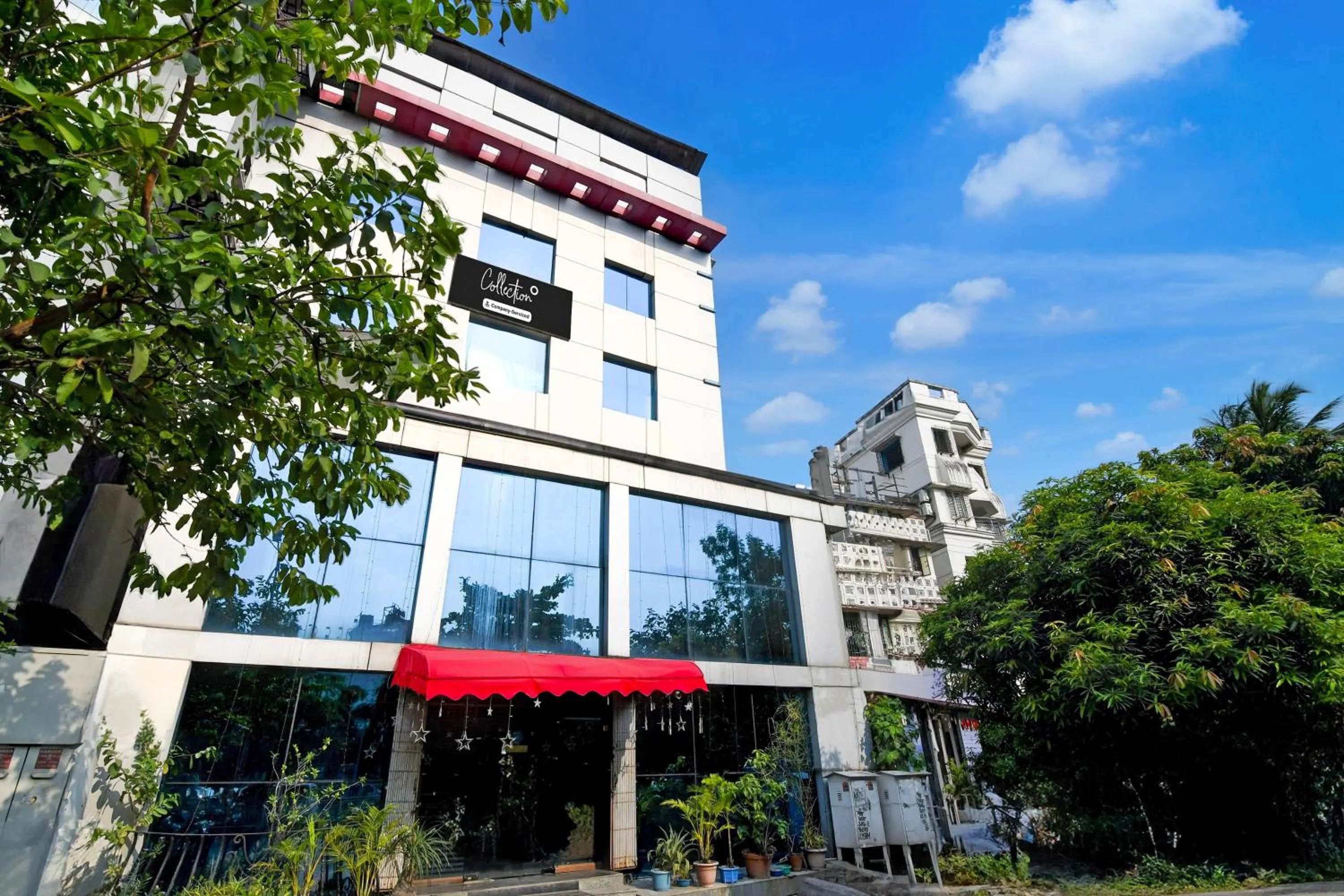 Facade/entrance in Super Collection O VIP Road Formerly Hotel Heritage