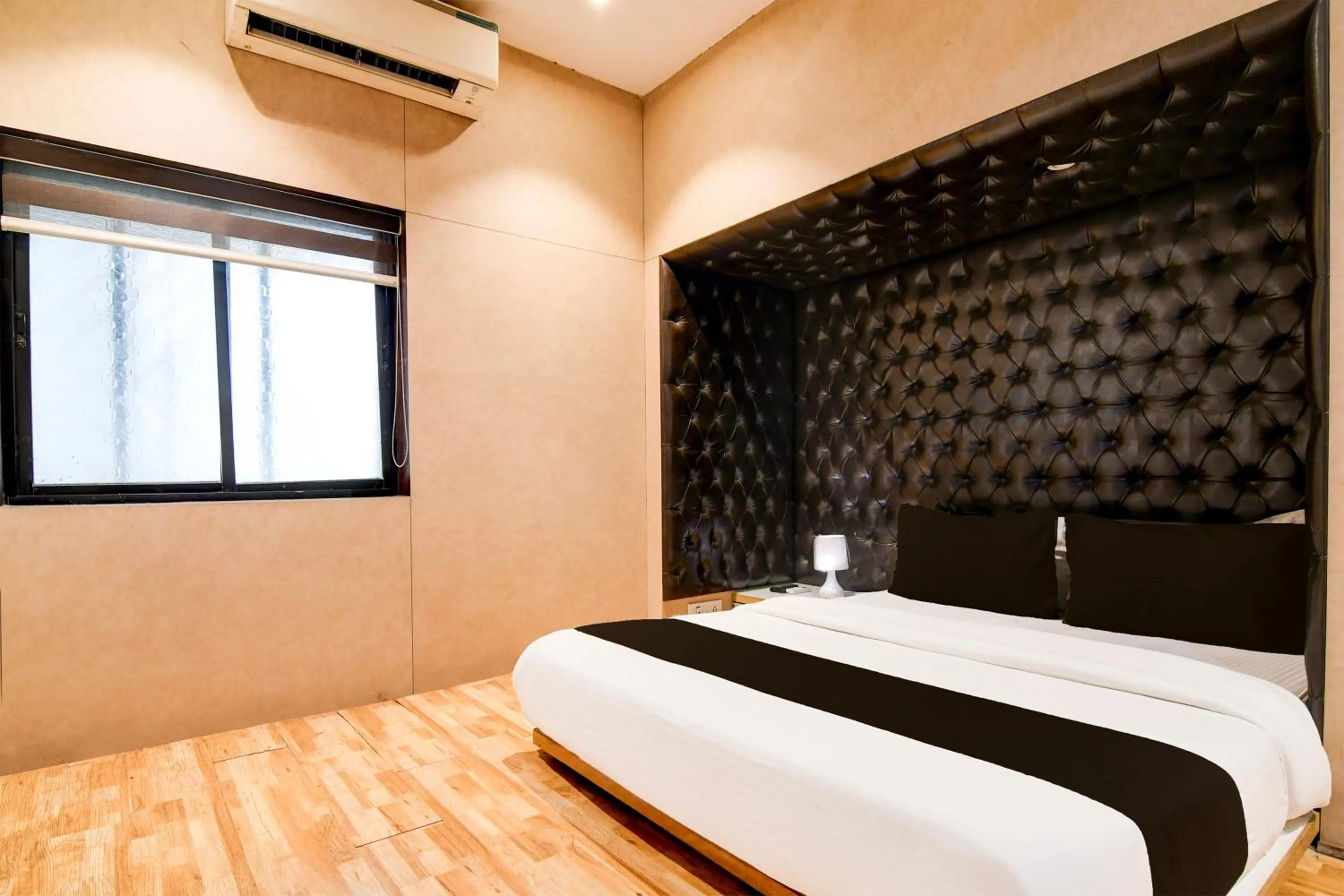 Bedroom, Bed in Super Collection O VIP Road Formerly Hotel Heritage