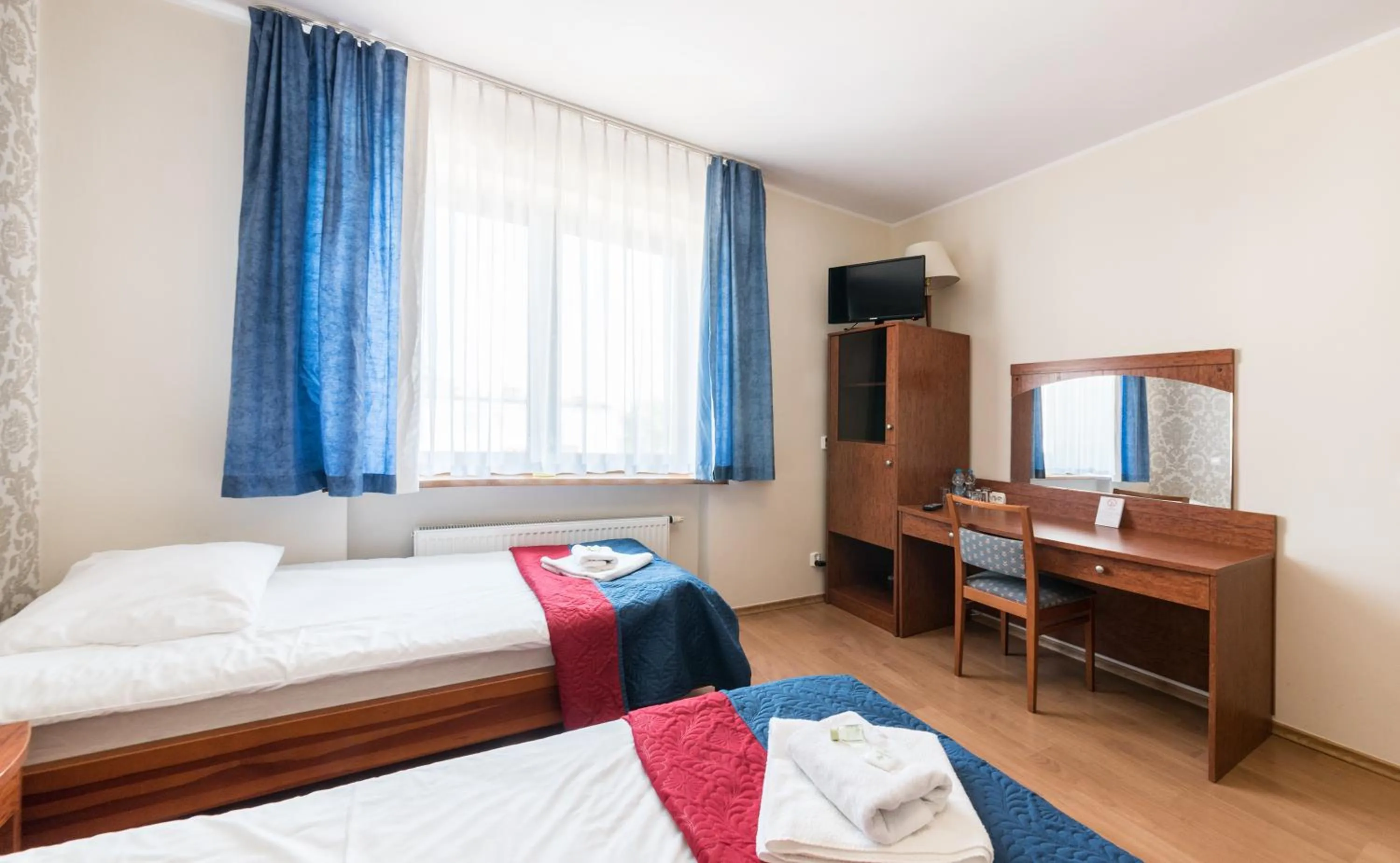 Bed, TV/Entertainment Center in Gościniec Witomino