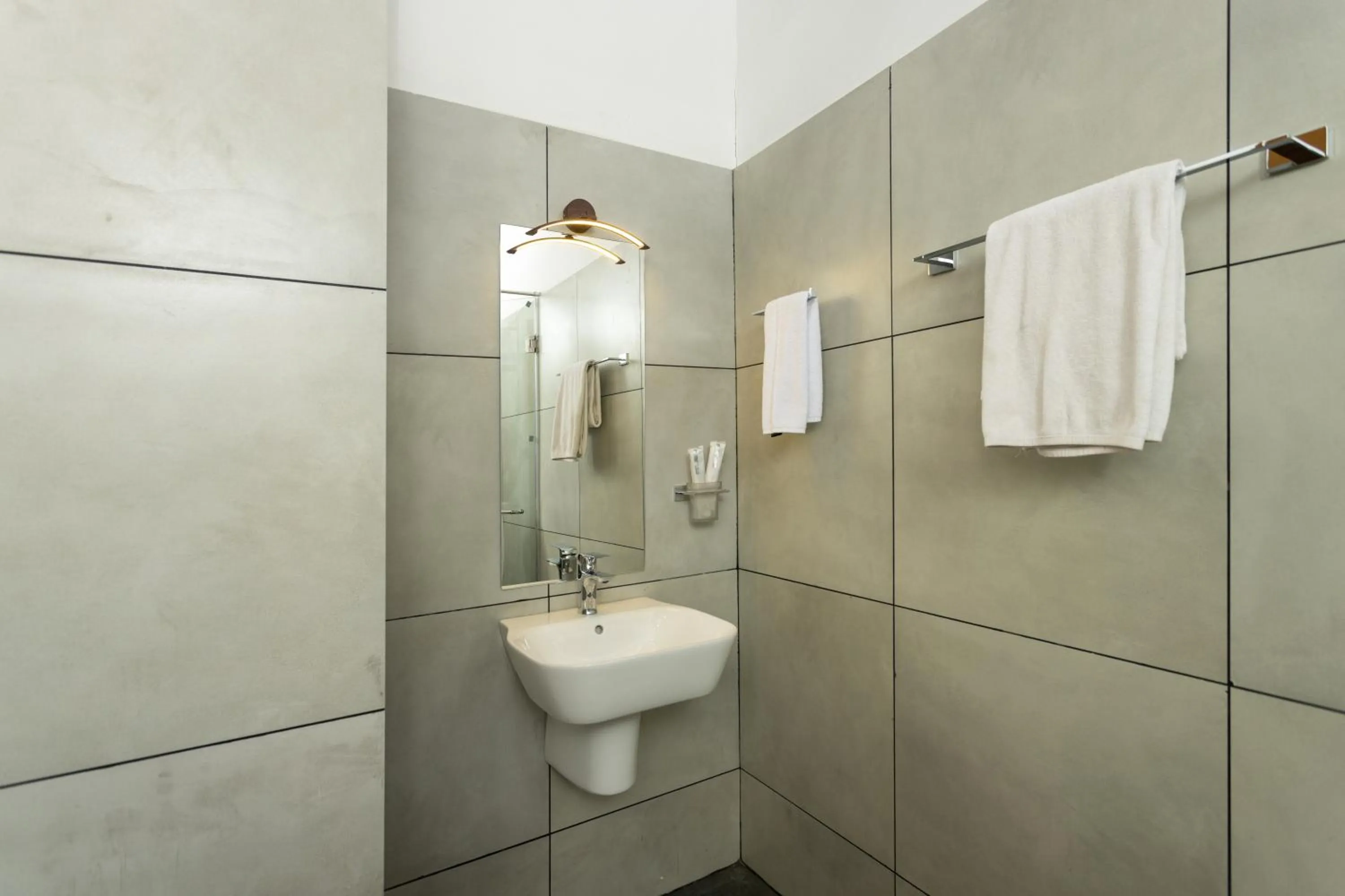 Bathroom in Eterno Camellia & Elettaria Resort with Pool