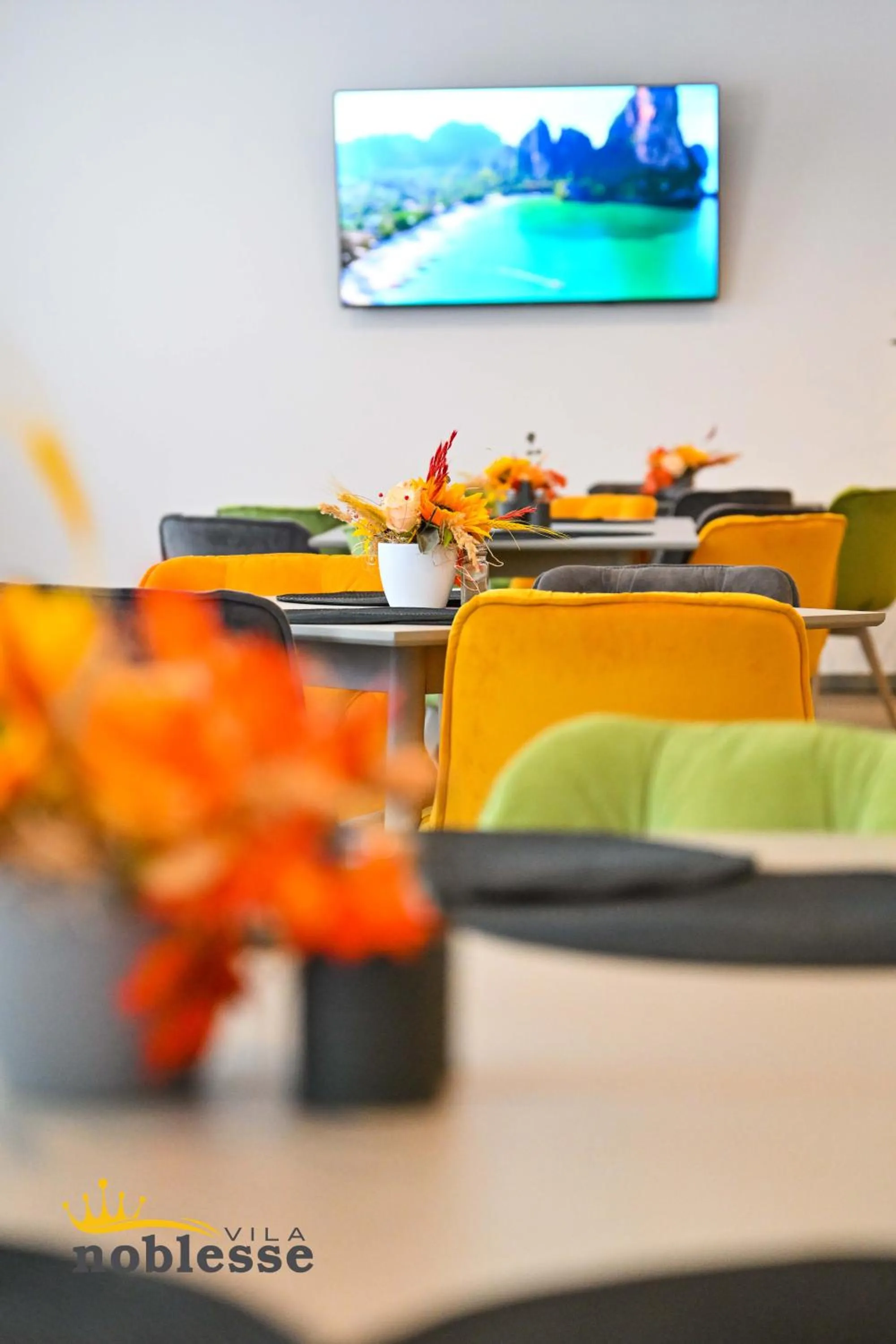 Restaurant/places to eat in Vila Noblesse