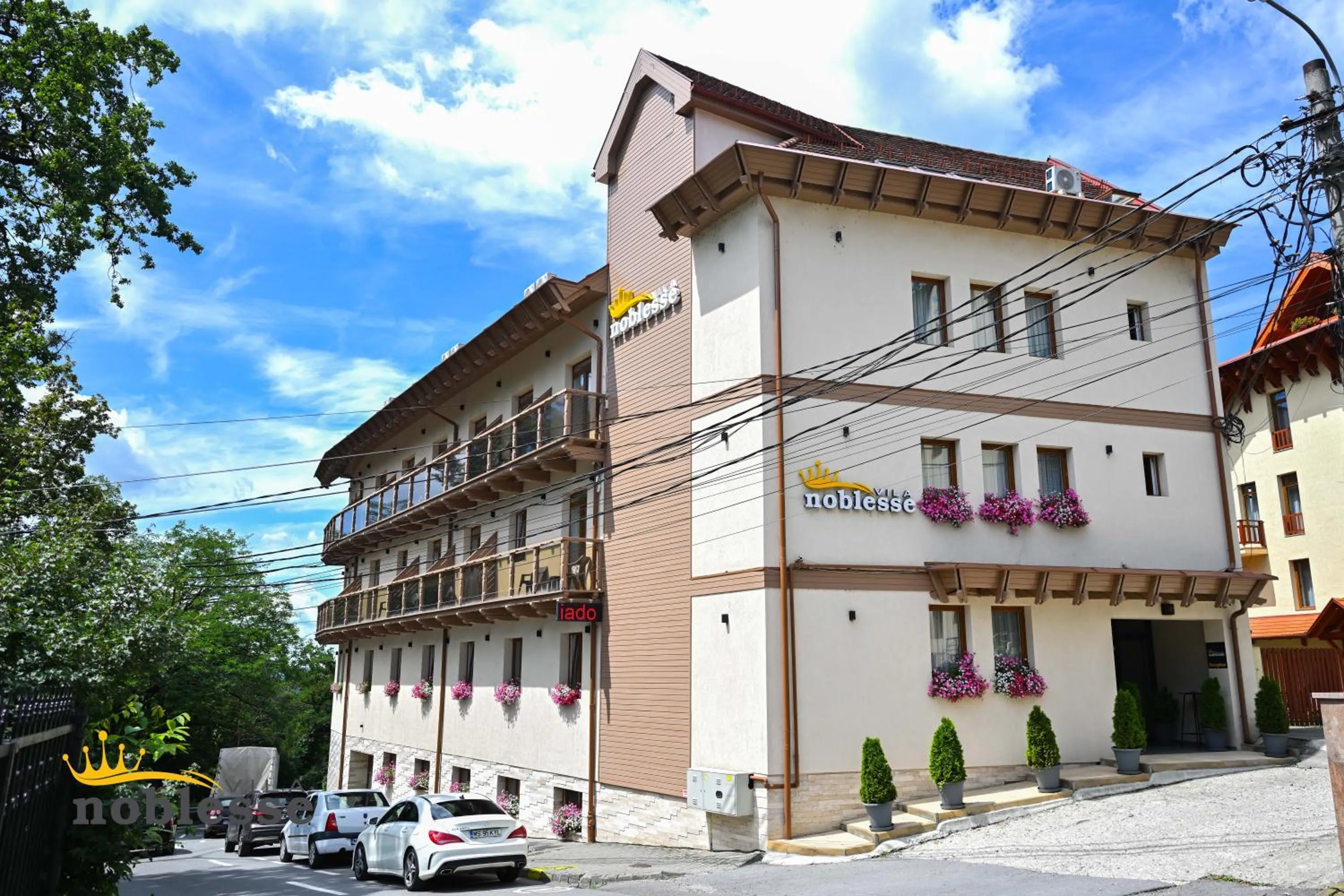Facade/entrance in Vila Noblesse