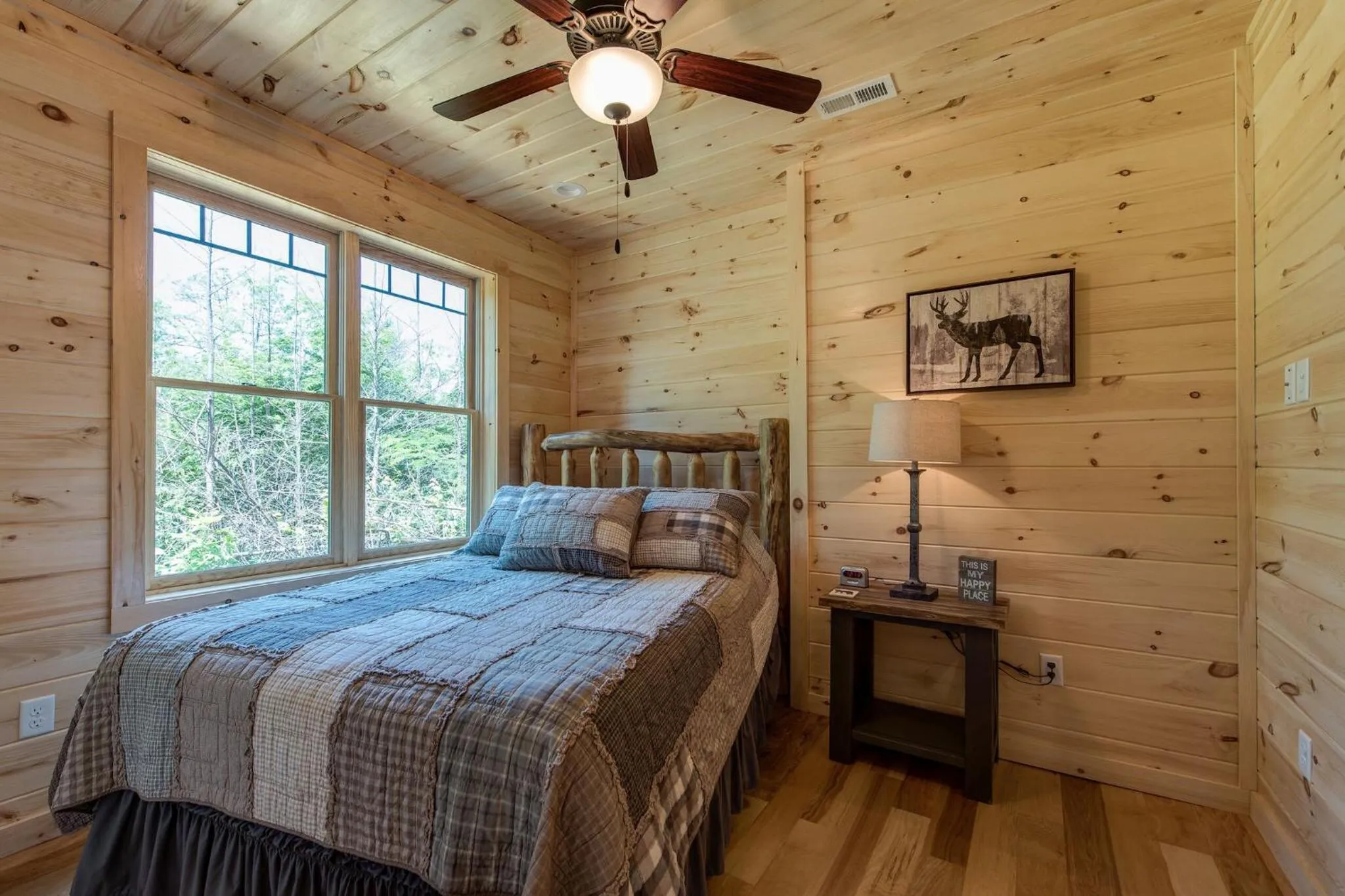 Bedroom, Bed in Smoky Haven