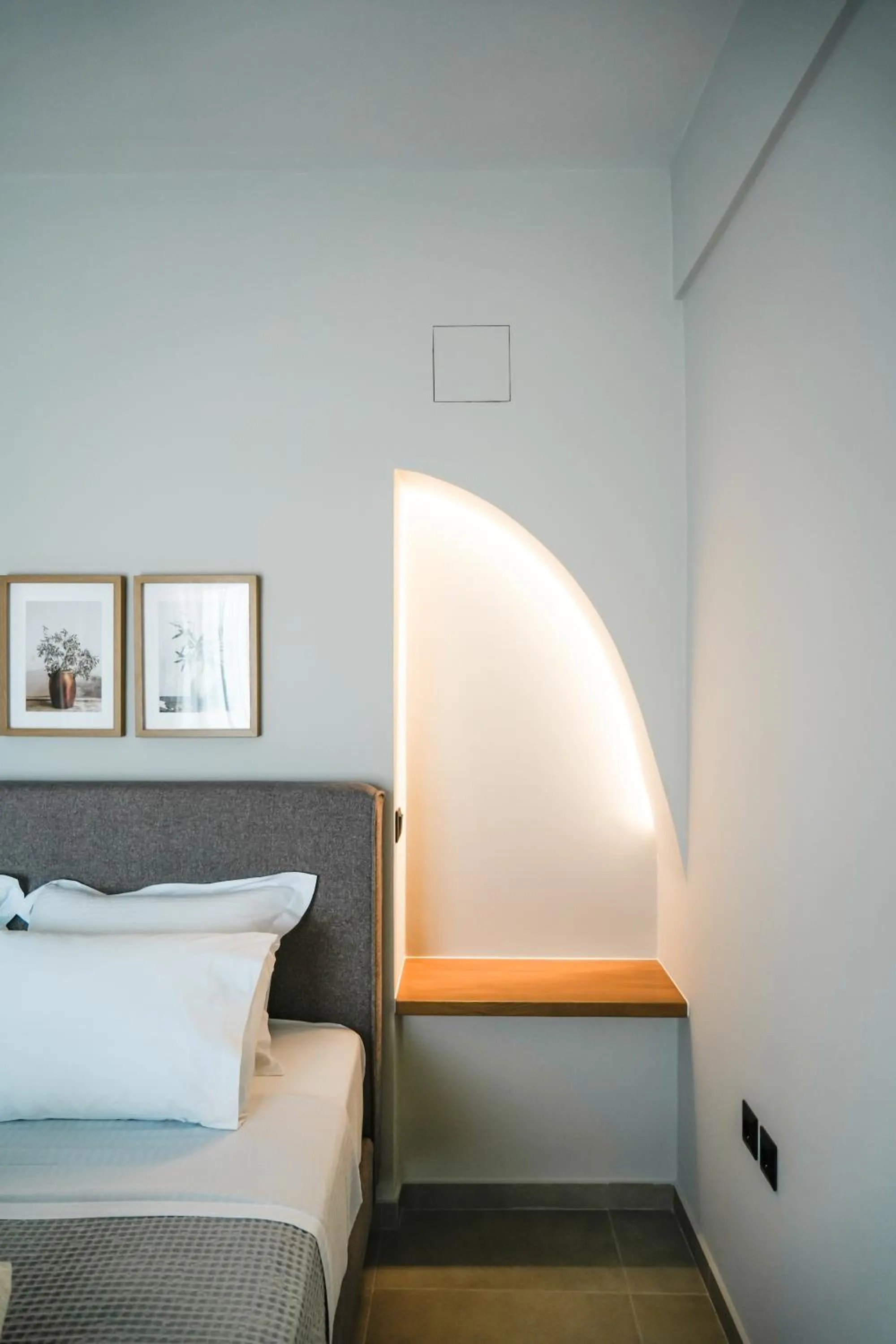 Bedroom, Bed in Vardians Villas & Suites