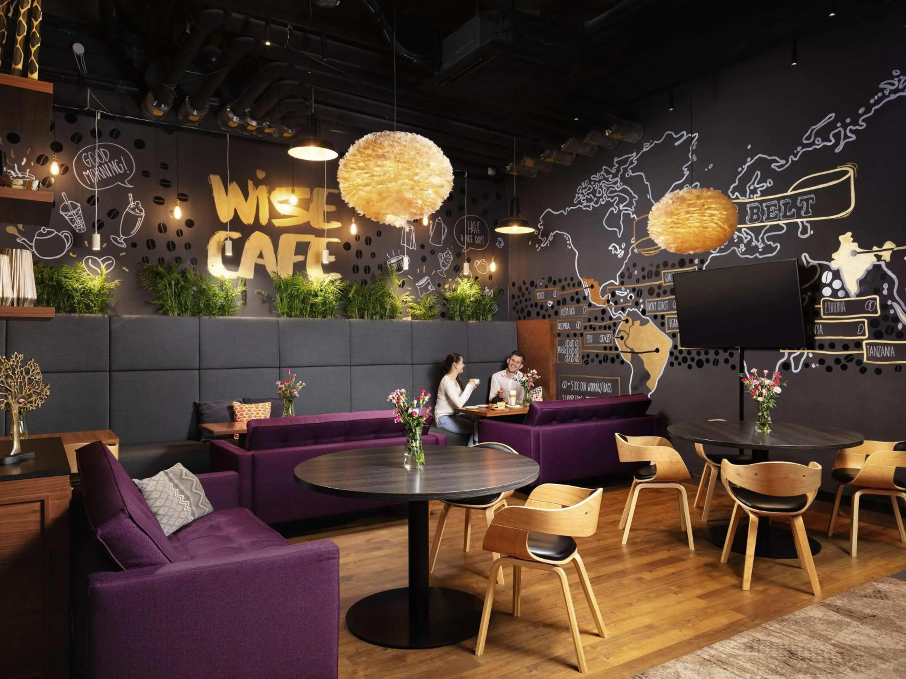 Lounge or bar in Novotel Poznan Centrum