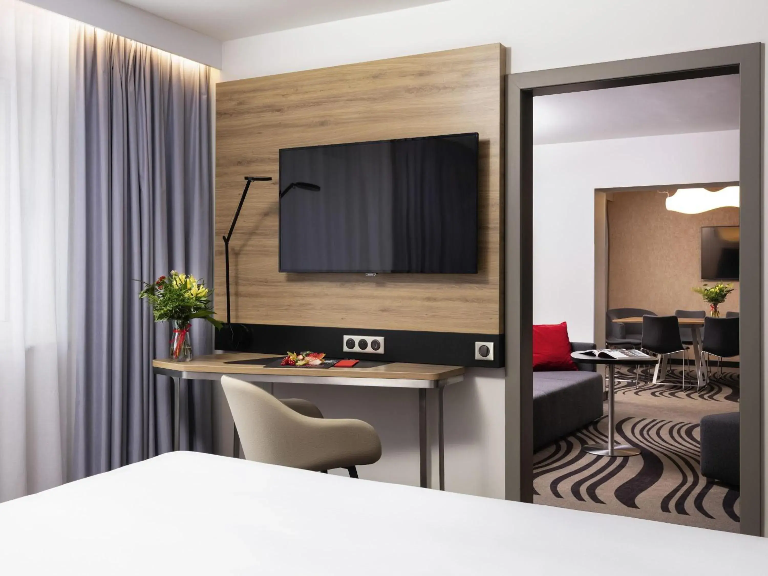 Apartment with One King Bed in Novotel Poznan Centrum Apartment with One King Bed in Novotel Poznan Centrum