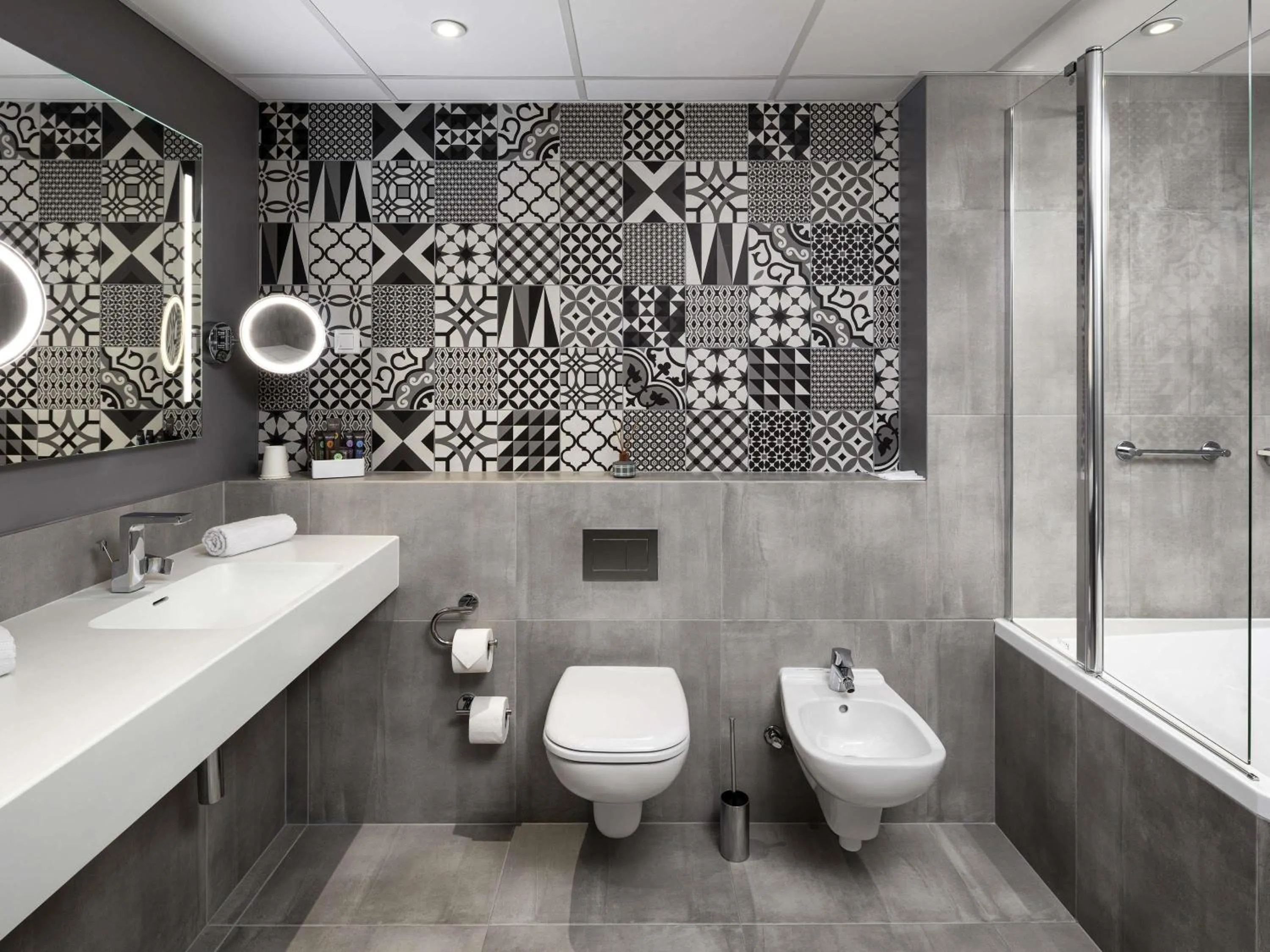 Bedroom in Novotel Poznan Centrum