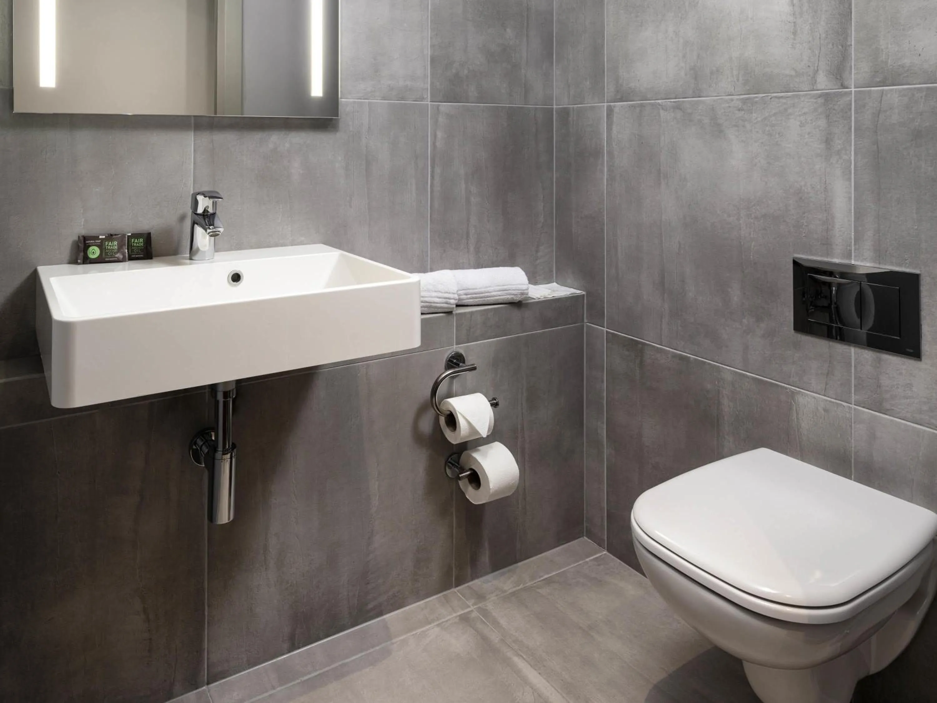 Bedroom in Novotel Poznan Centrum