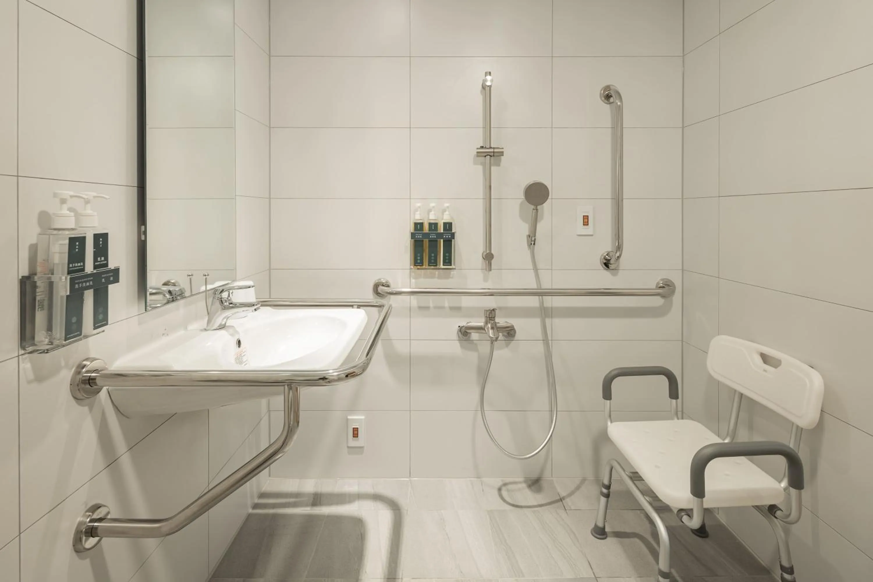 Bathroom in Kindness Hotel - Weiwuying Branch