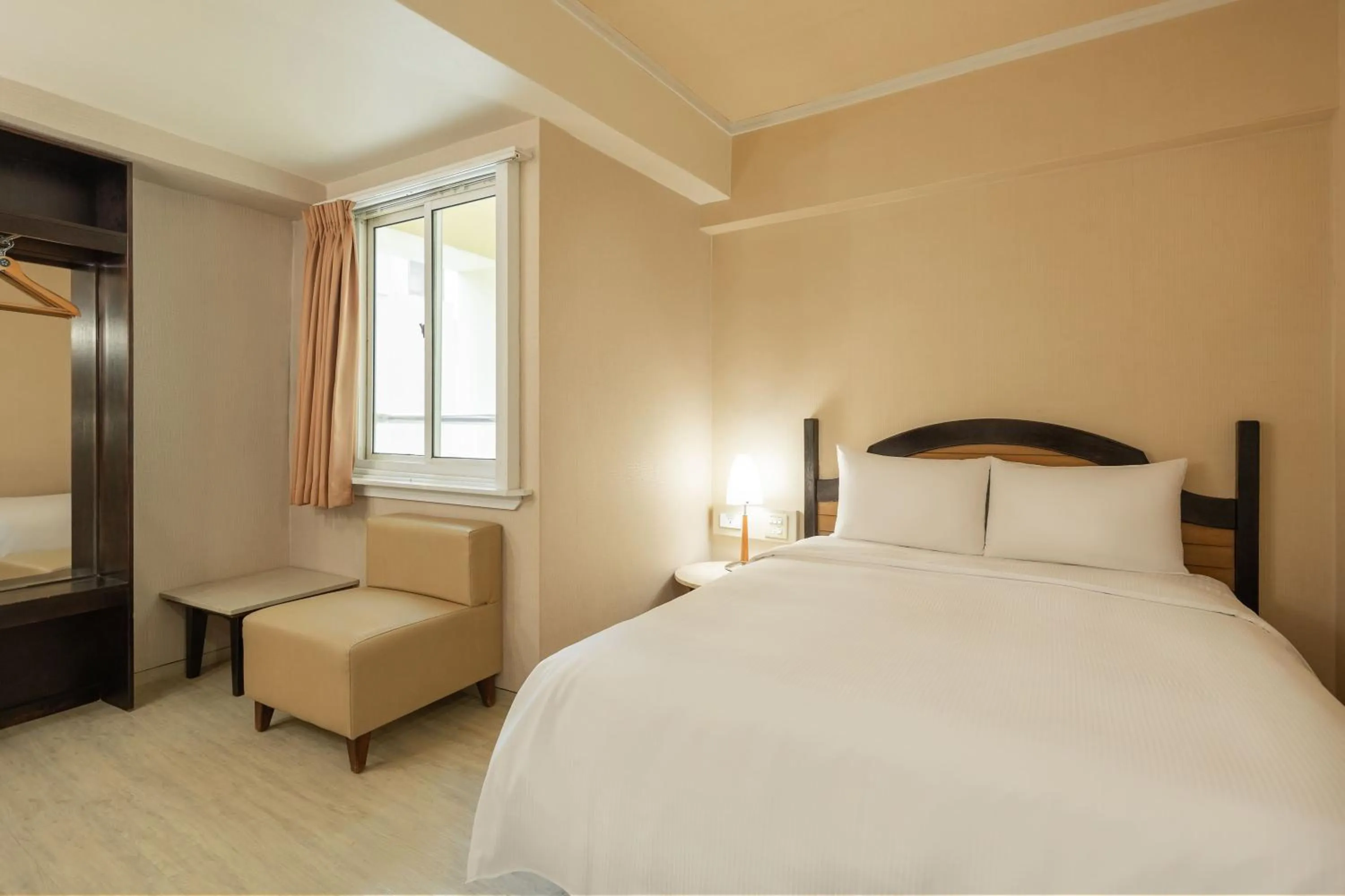 Bedroom, Bed in Kindness Hotel - Weiwuying Branch