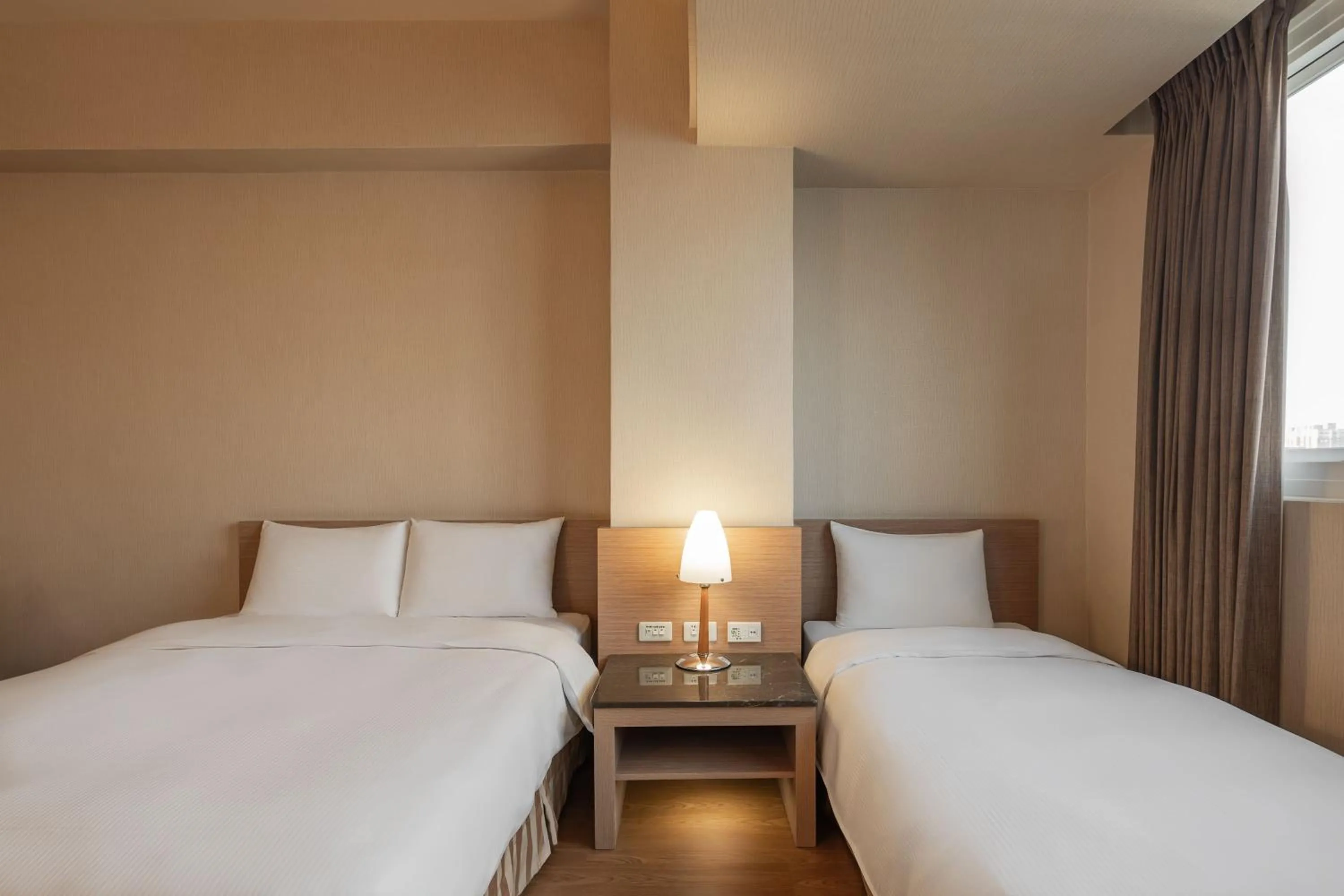 Bed in Kindness Hotel - Wu Jia