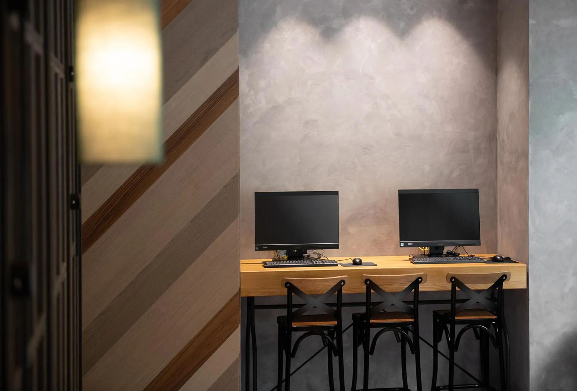 Business facilities in Royal Group Hotel Xiong Zhong Branch