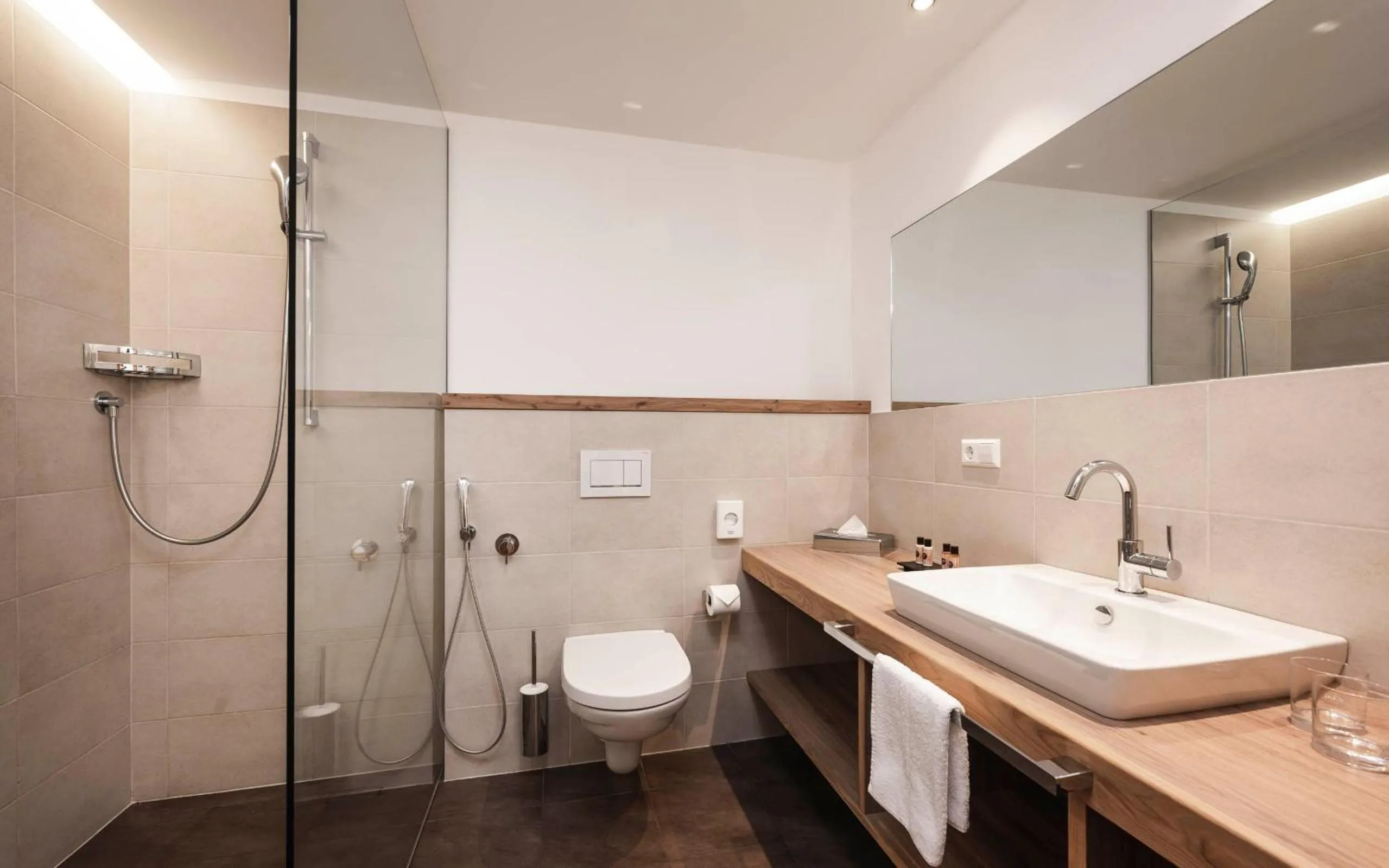 Shower in Hotel Fernblick