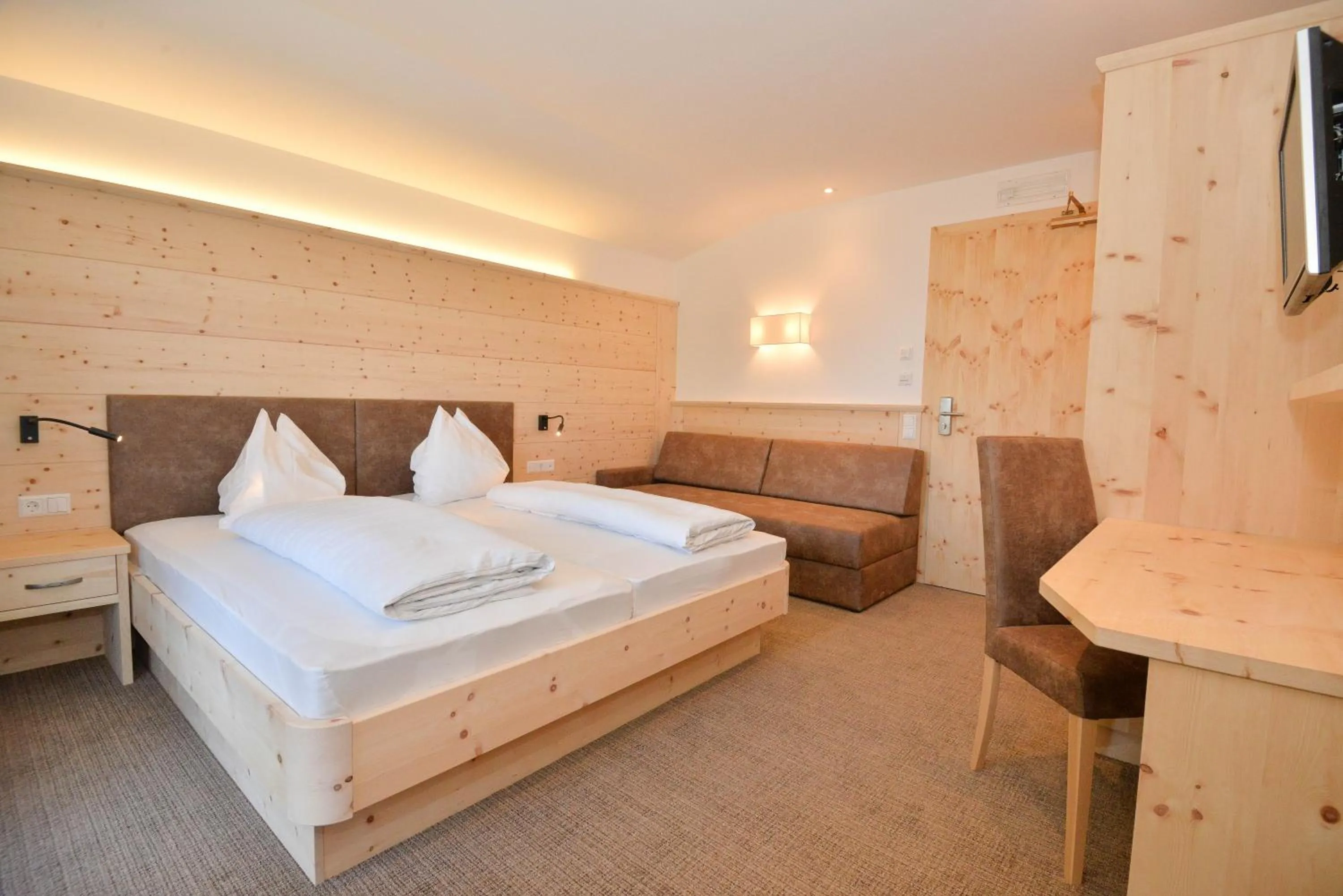 Bedroom, Bed in Hotel Fernblick