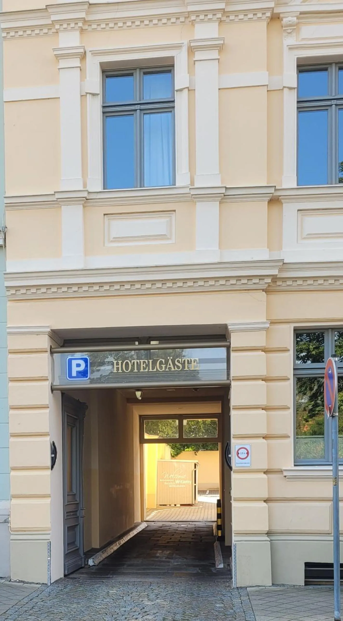 Parking in Hotel Via Regia - VIAs-Hotels