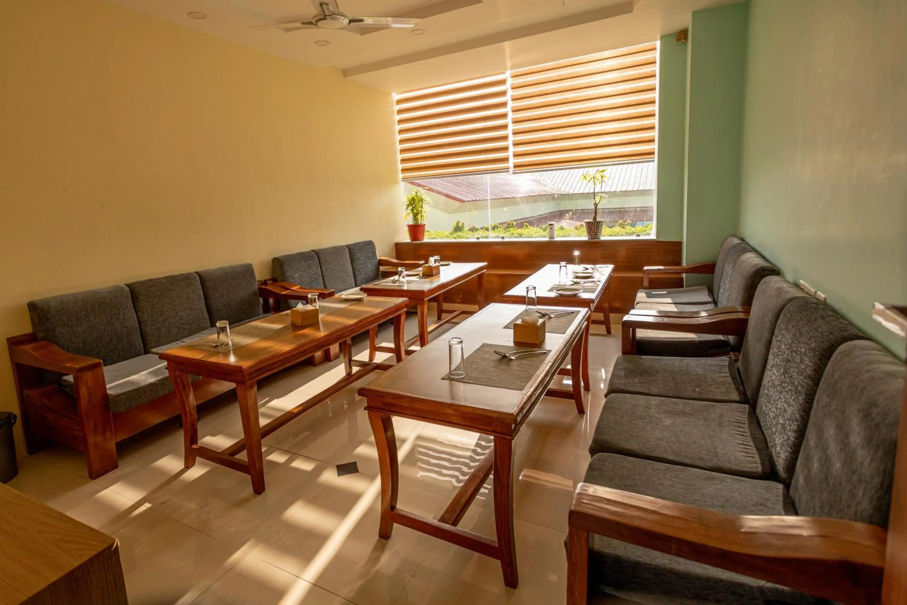 Restaurant/places to eat in Lumbini Green Resort