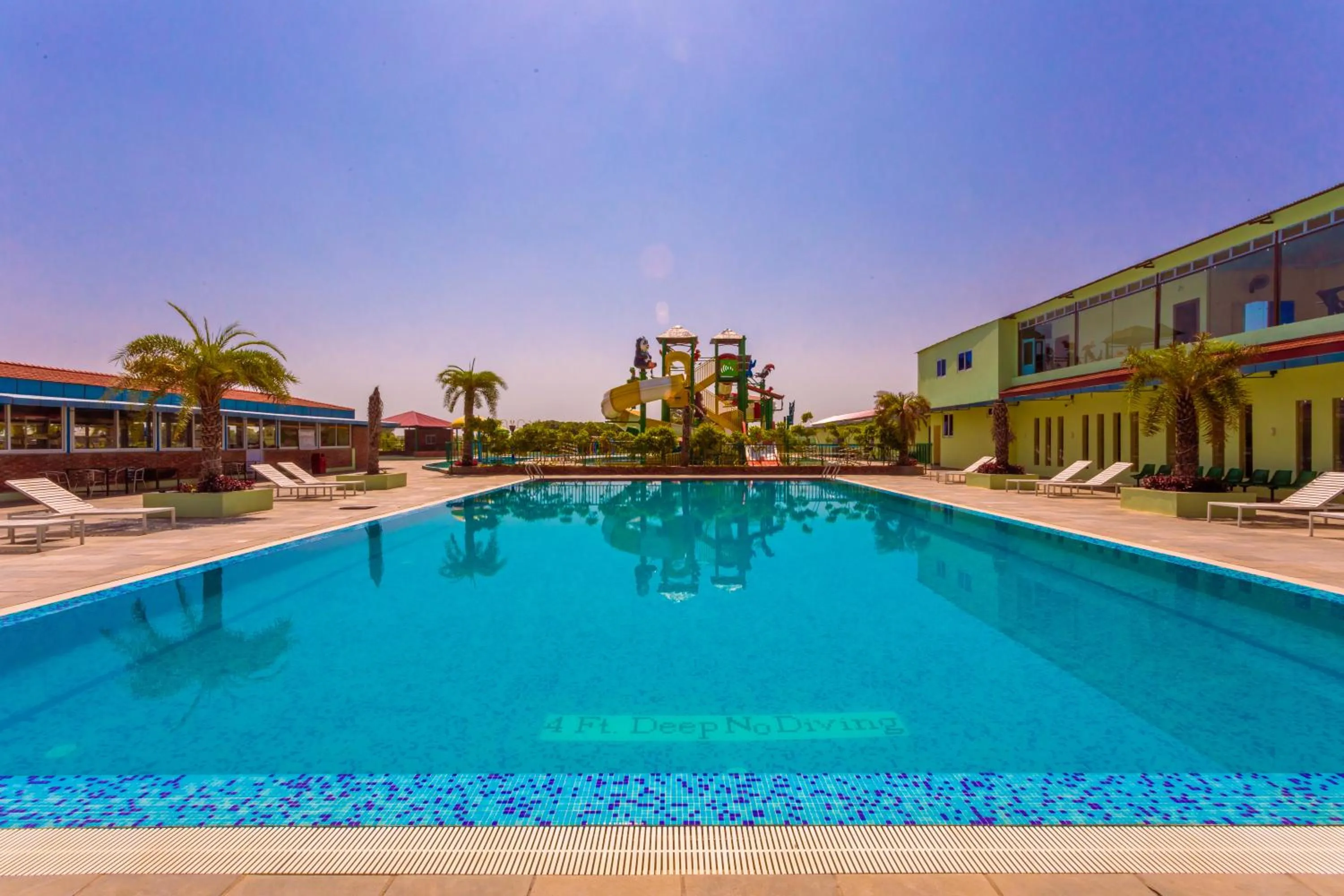 Swimming pool in Lumbini Green Resort