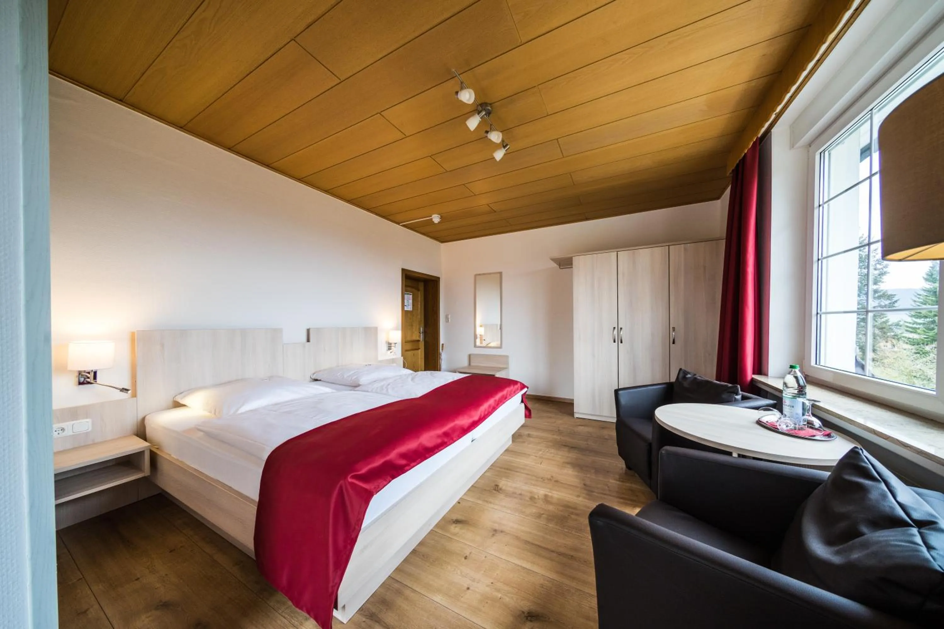 Photo of the whole room, Bed in Parkhotel Pyrmont